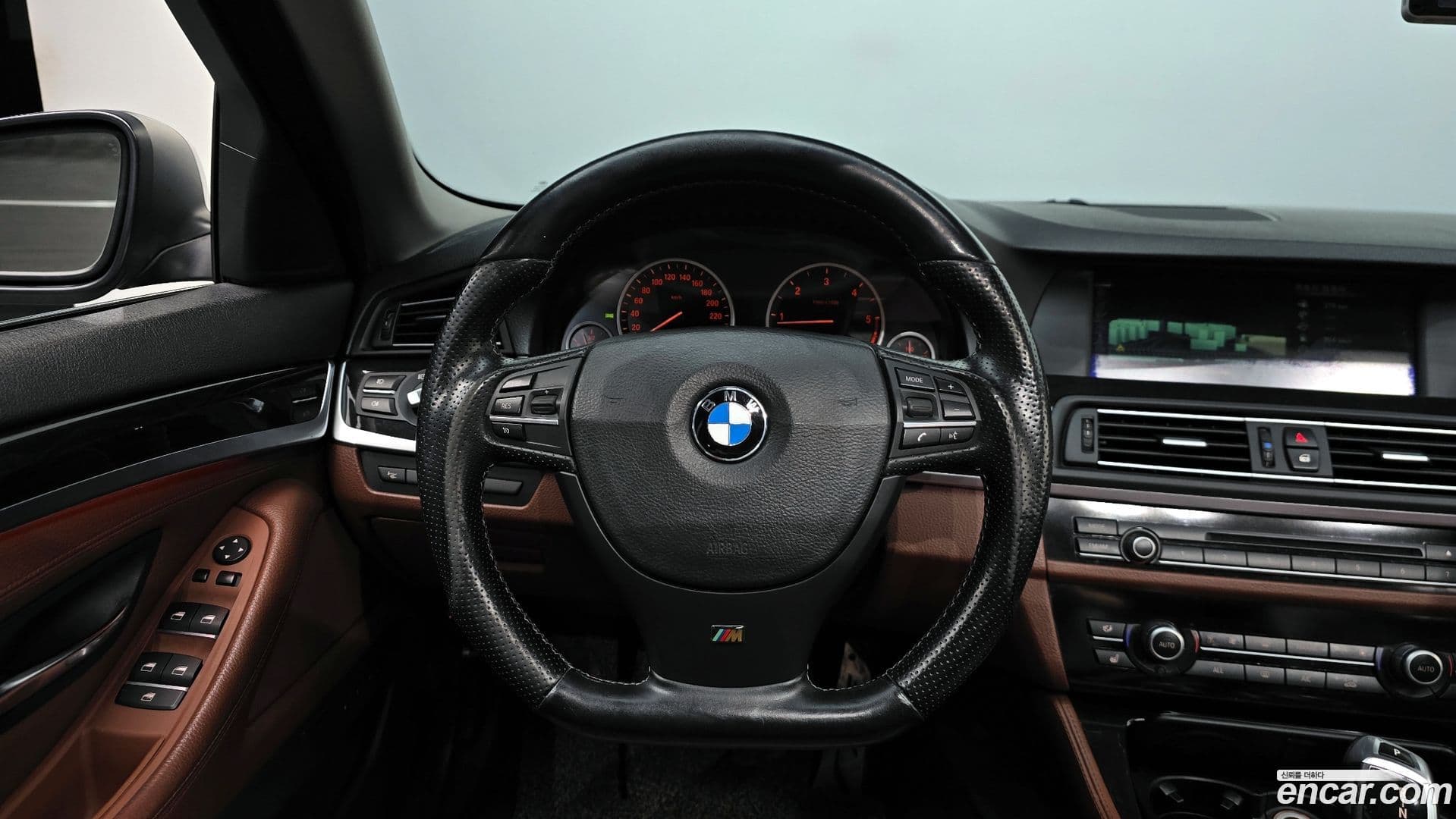 Main__Slider__Photo:5-Series BMW 2013.2-12