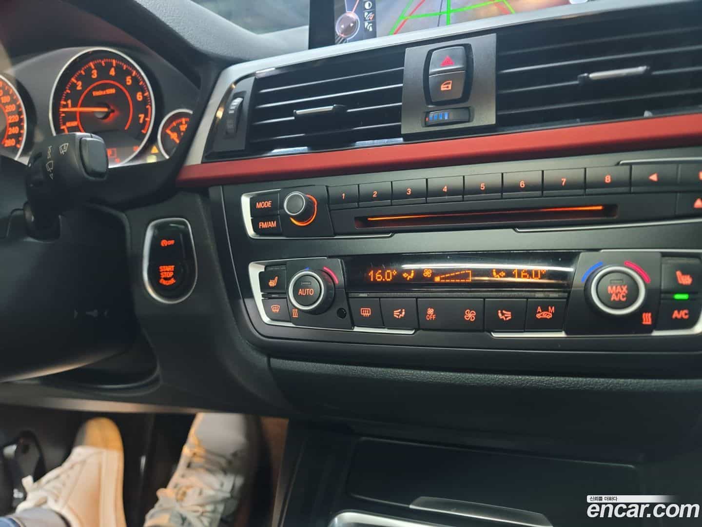 3-Series BMW 2014.4-INNER-009