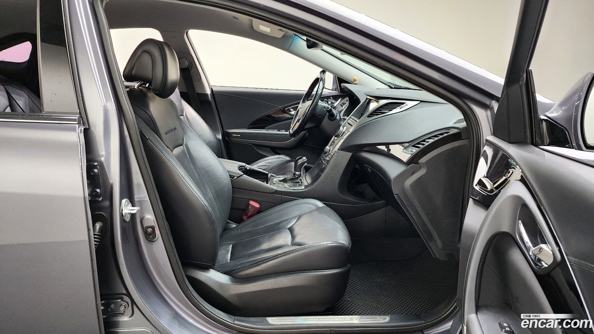 Main__Slider__Photo:Grandeur Hyundai 2013.8-9