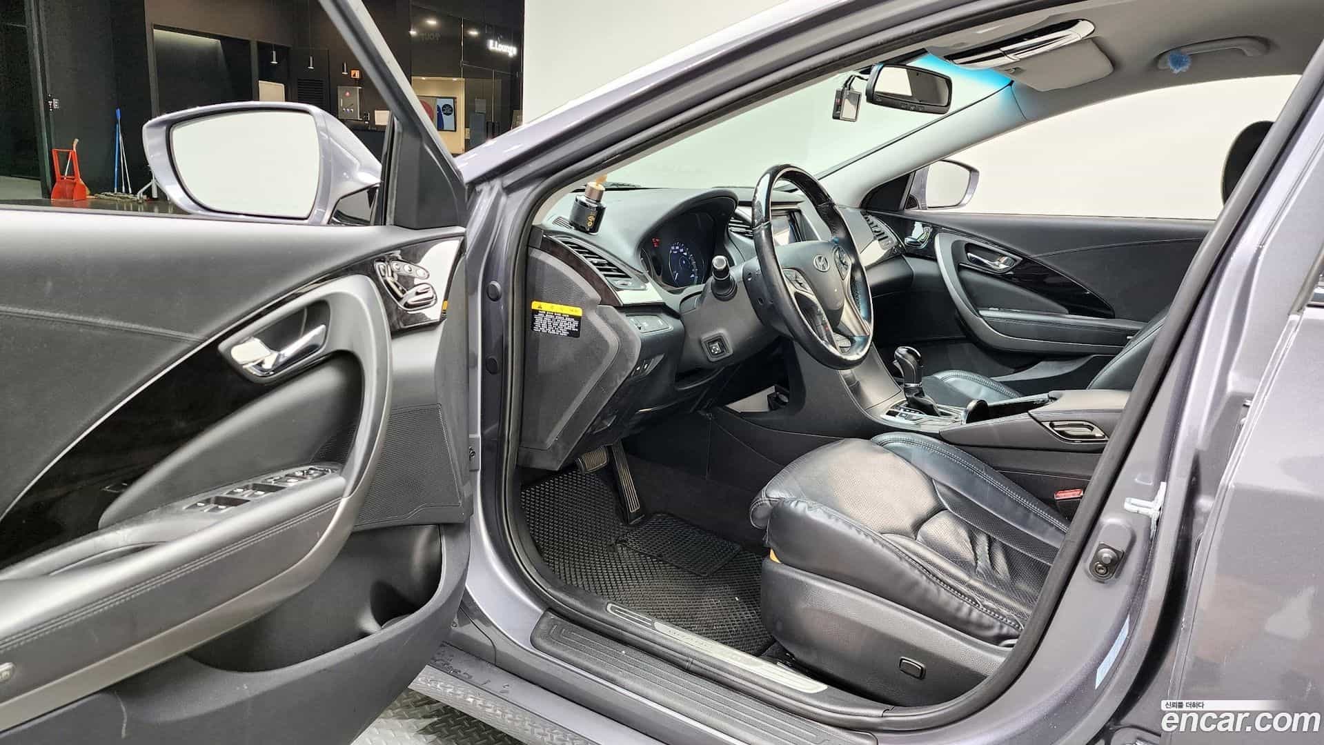 Grandeur Hyundai 2013.8-OPTION-015