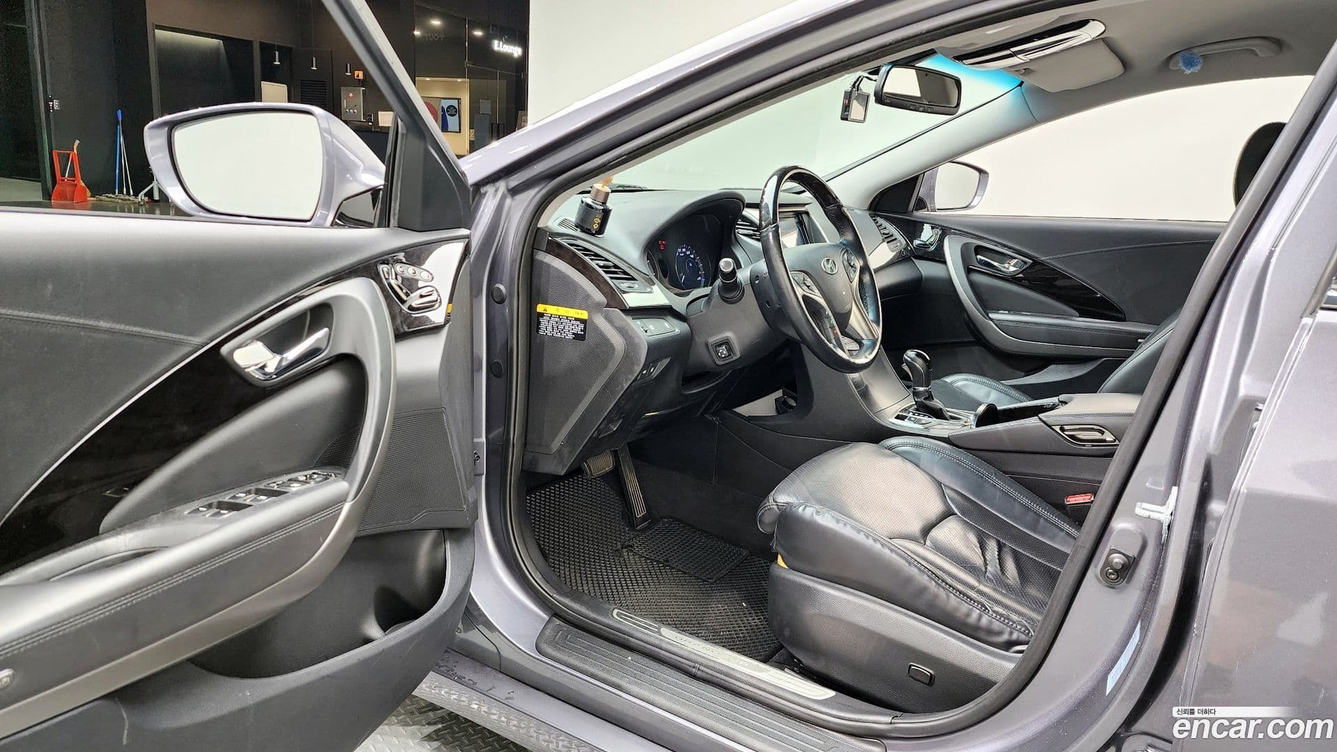 Main__Slider__Photo:Grandeur Hyundai 2013.8-10