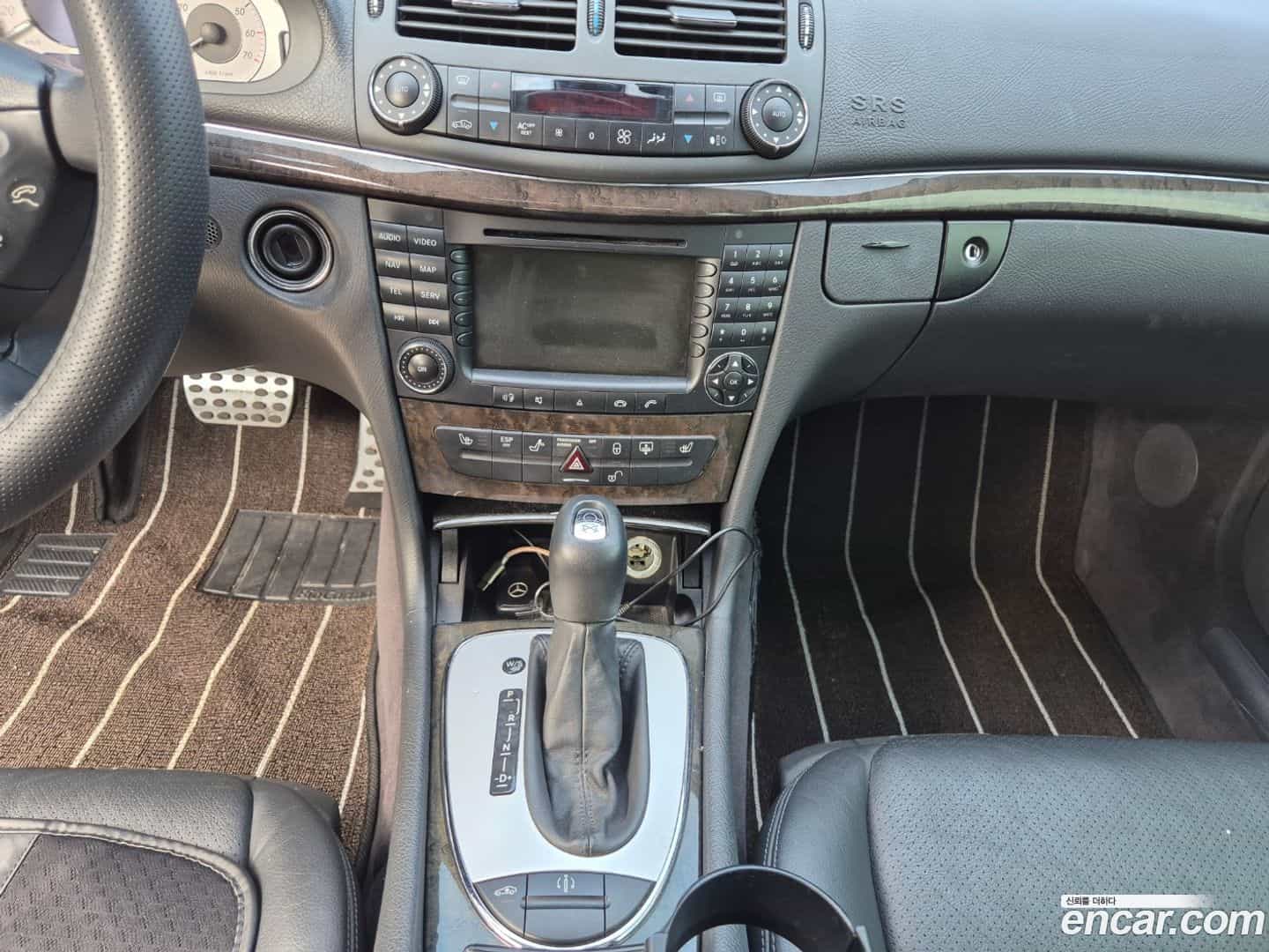 E-Class Mercedes-Benz 2003.11-INNER-008