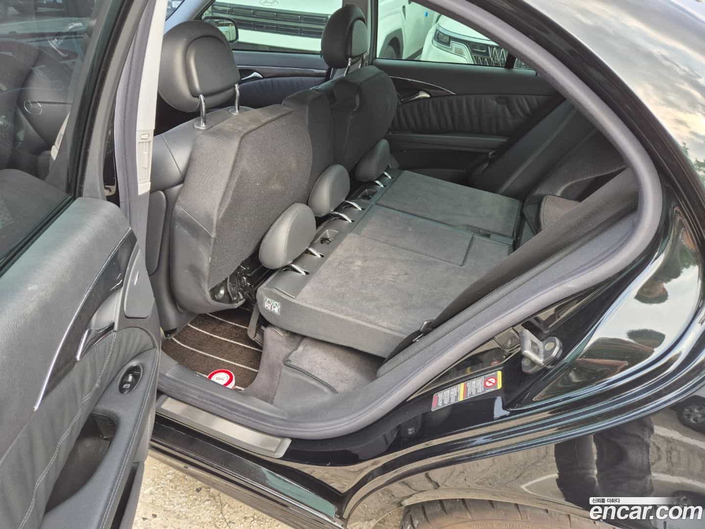 E-Class Mercedes-Benz 2003.11-OPTION-017