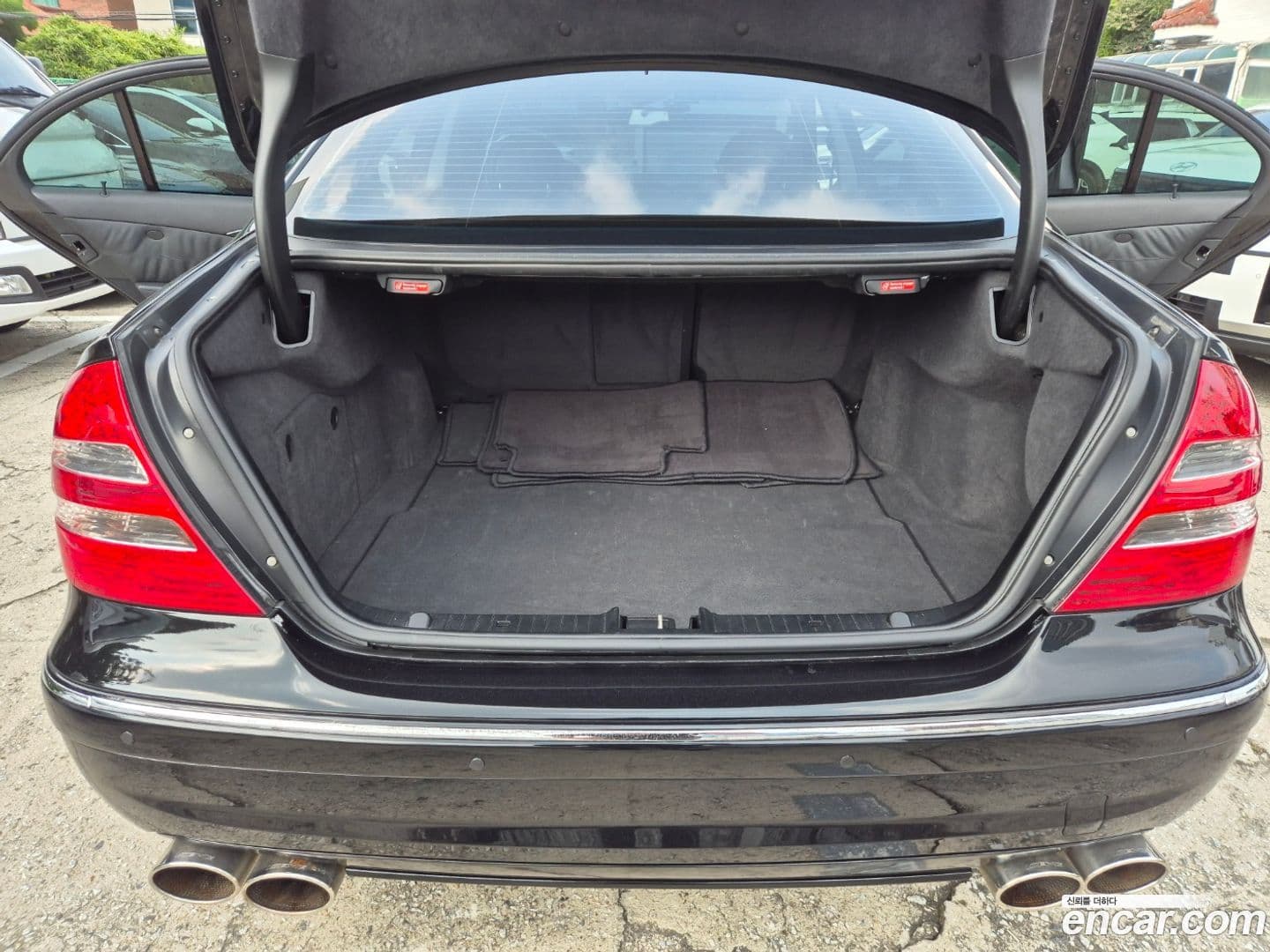 Main__Slider__Photo:E-Class Mercedes-Benz 2003.11-14