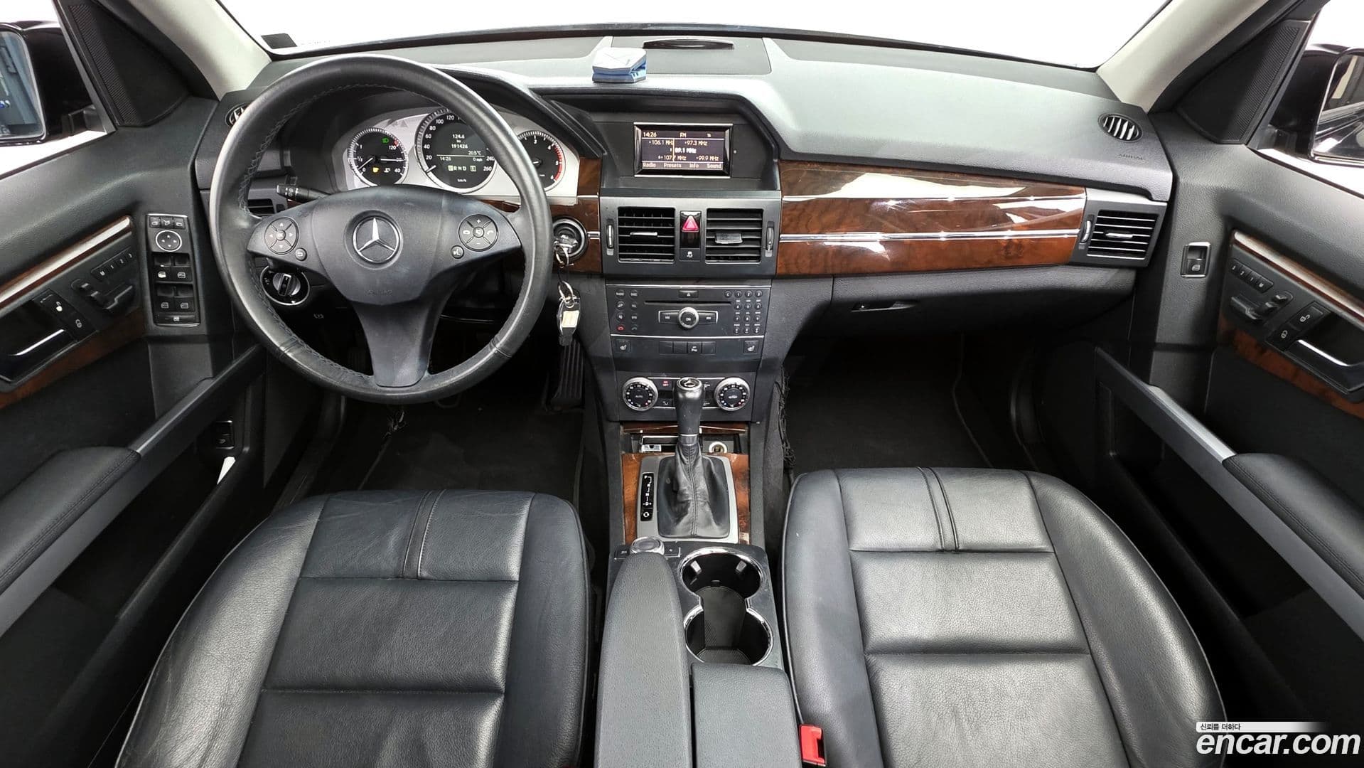 Main__Slider__Photo:GLK-Class Mercedes-Benz 2010.7-6