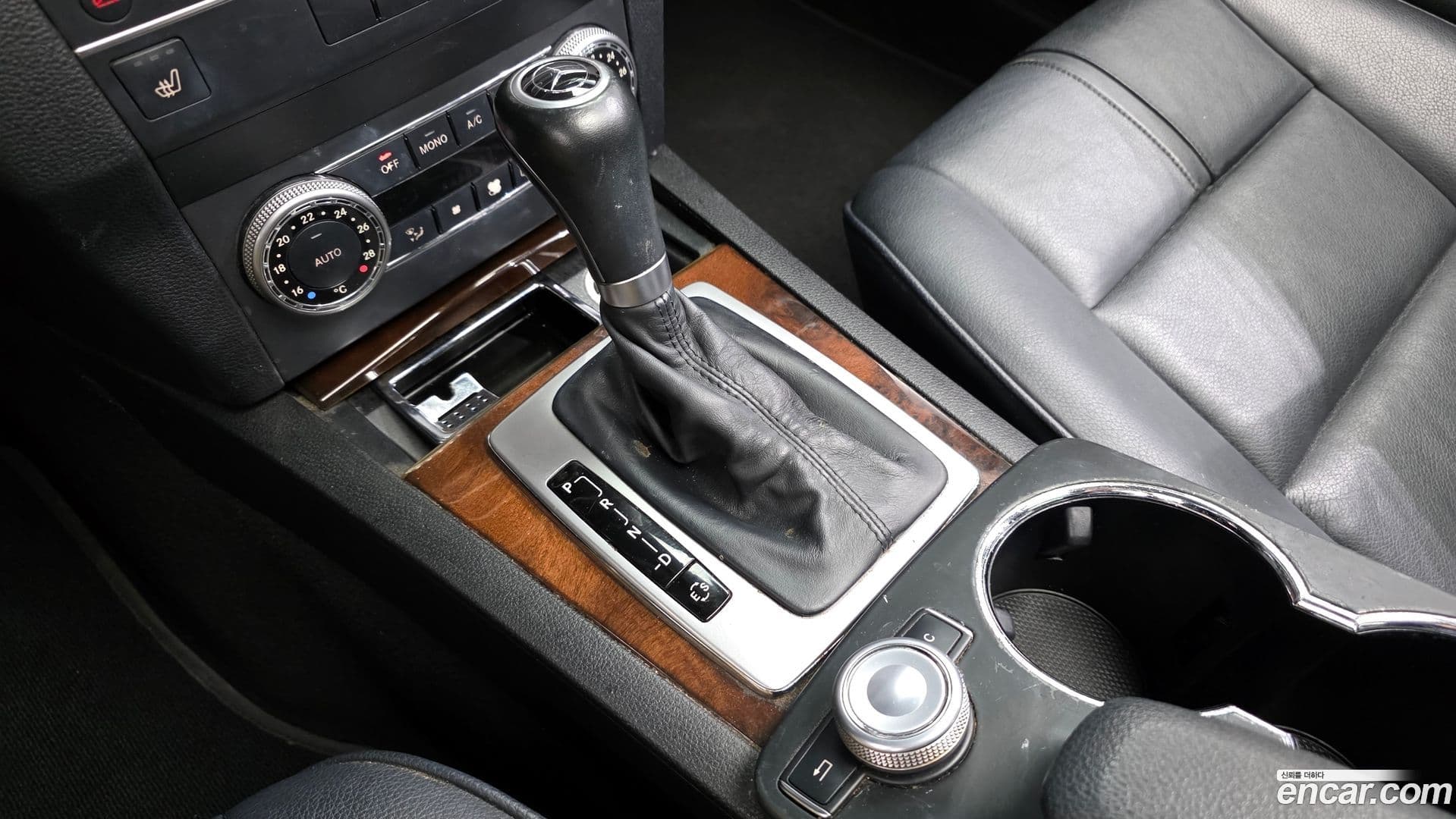 Main__Slider__Photo:GLK-Class Mercedes-Benz 2010.7-8