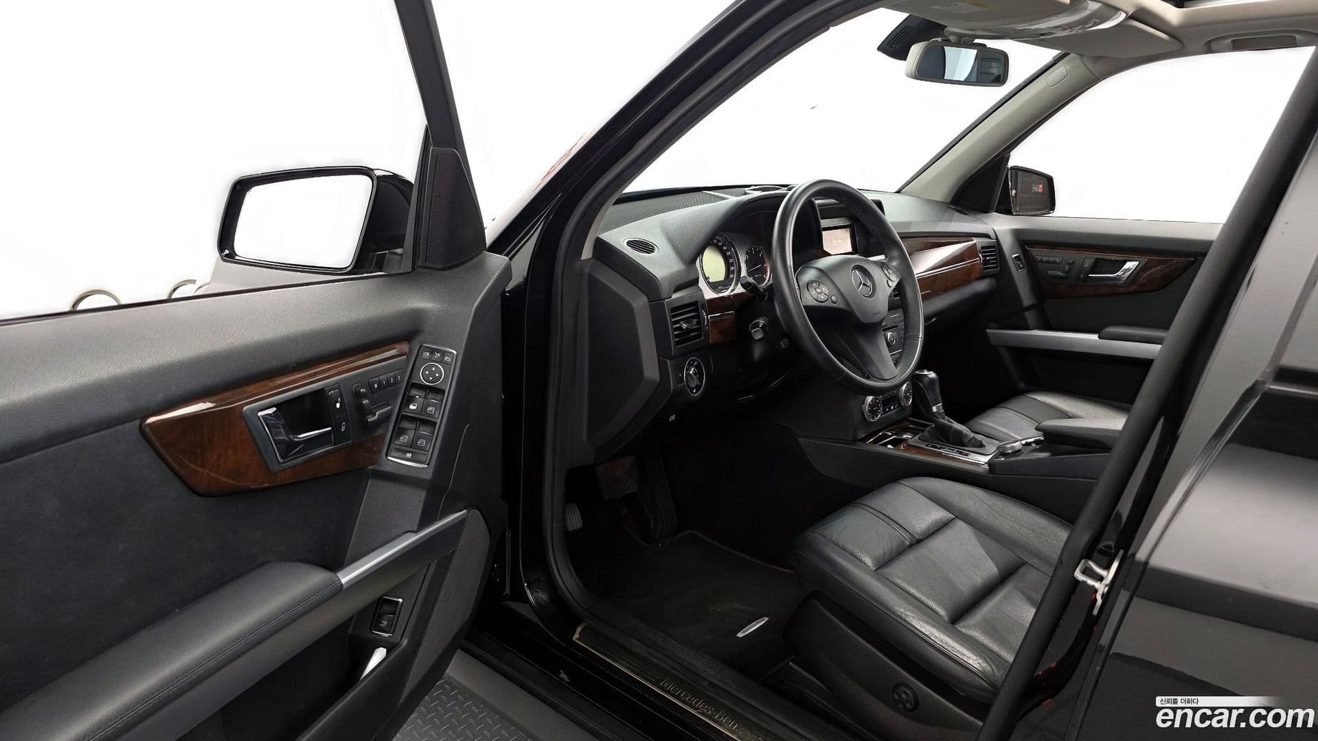 Main__Slider__Photo:GLK-Class Mercedes-Benz 2010.7-9