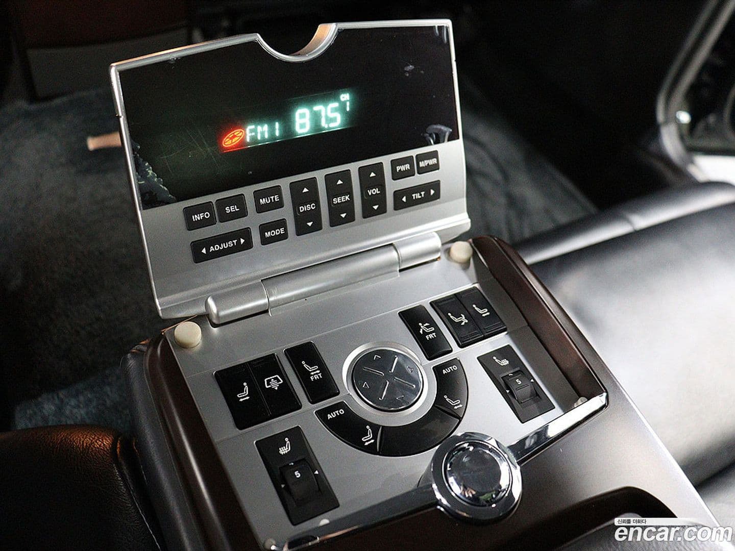 Main__Slider__Photo:Chairman KG_Mobility_Ssangyong 2003.10-15