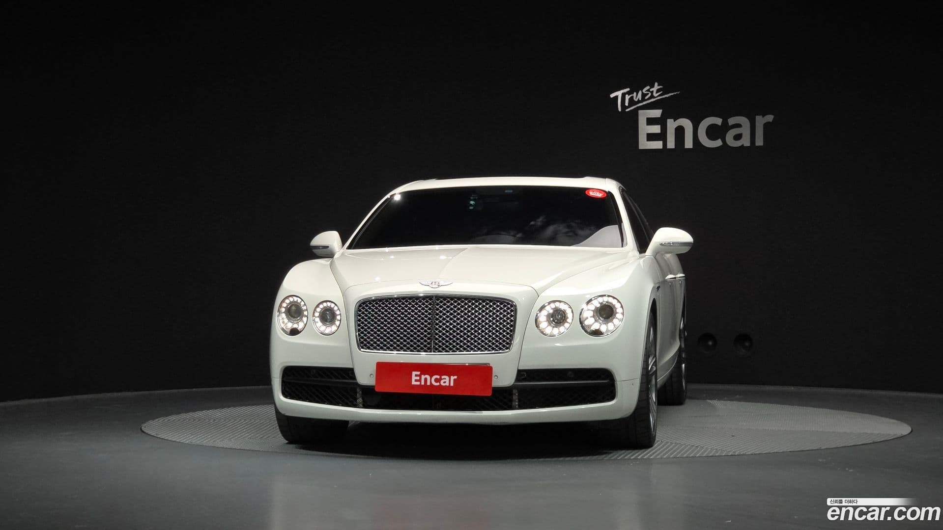 Main__Slider__Photo:Flying Spur Bentley 2016.3-2