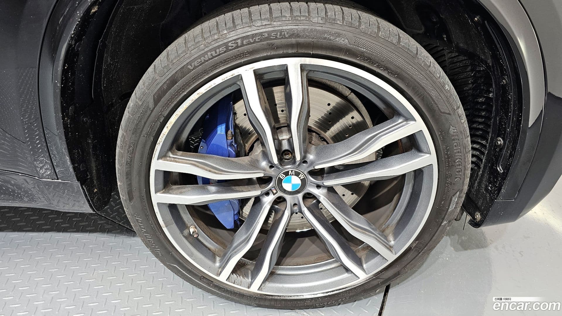 Main__Slider__Photo:X5M BMW 2017.11-4