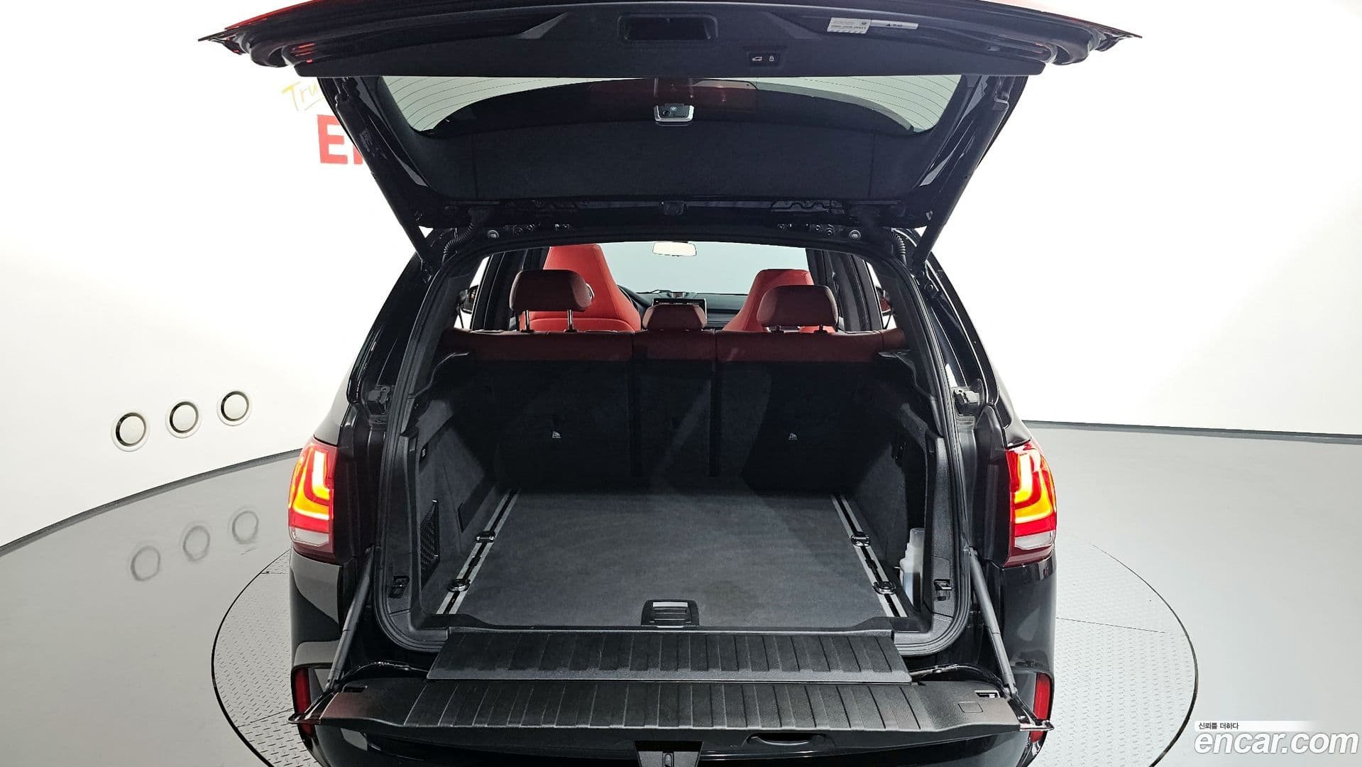 Main__Slider__Photo:X5M BMW 2017.11-19