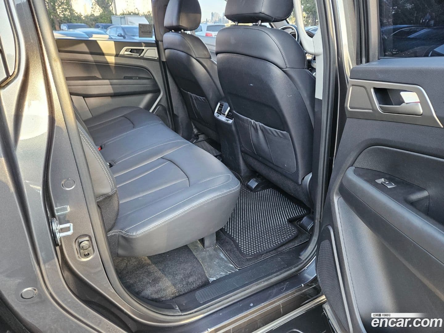 Main__Slider__Photo:Rexton KG_Mobility_Ssangyong 2018.9-14