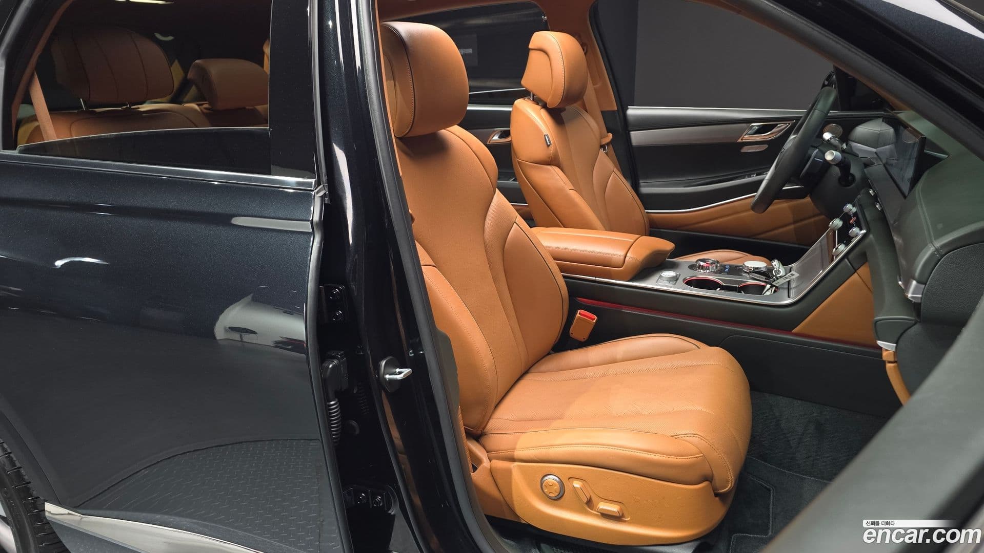 Main__Slider__Photo:GV80 Genesis 2023.10-9