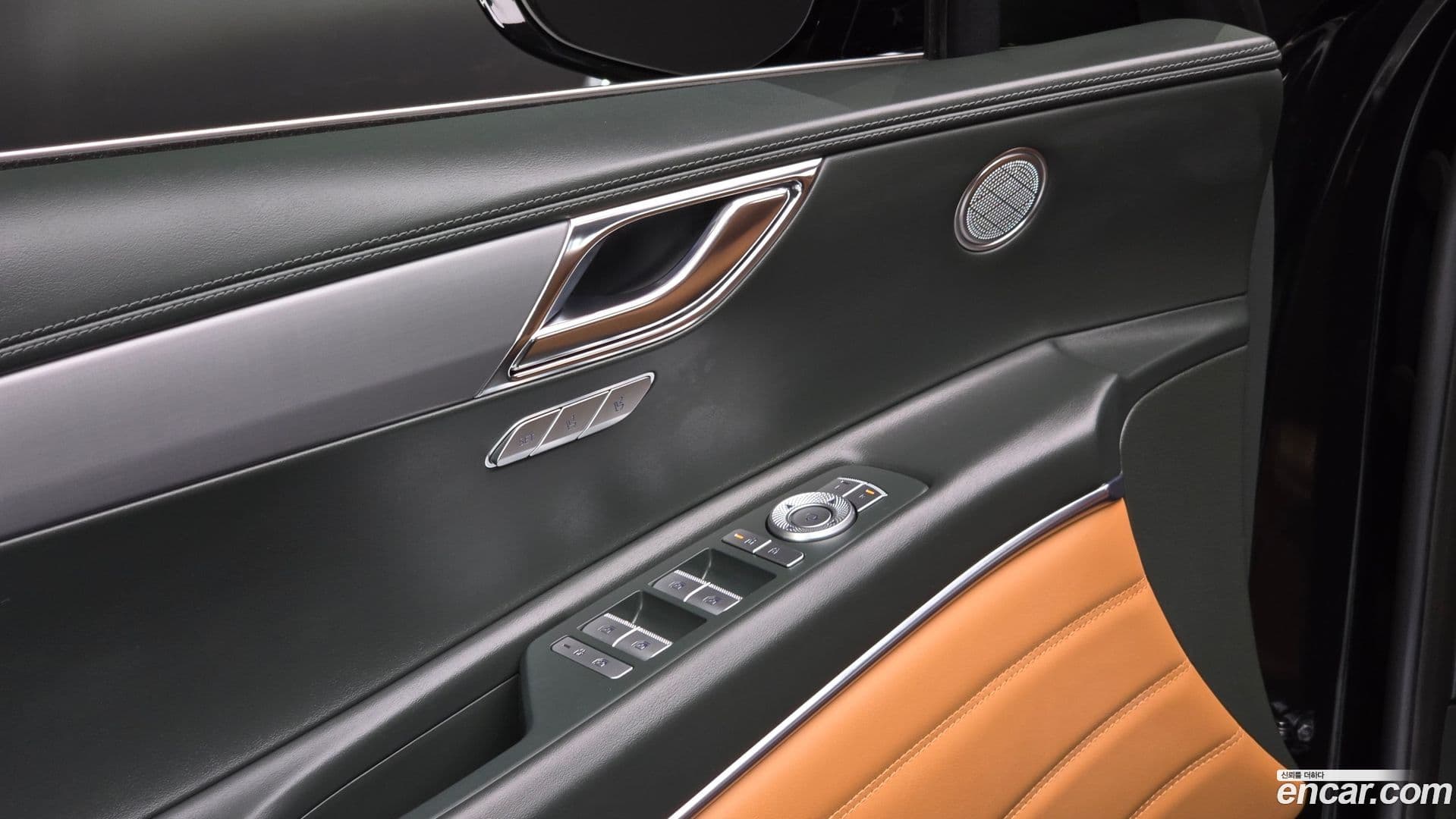 Main__Slider__Photo:GV80 Genesis 2023.10-19