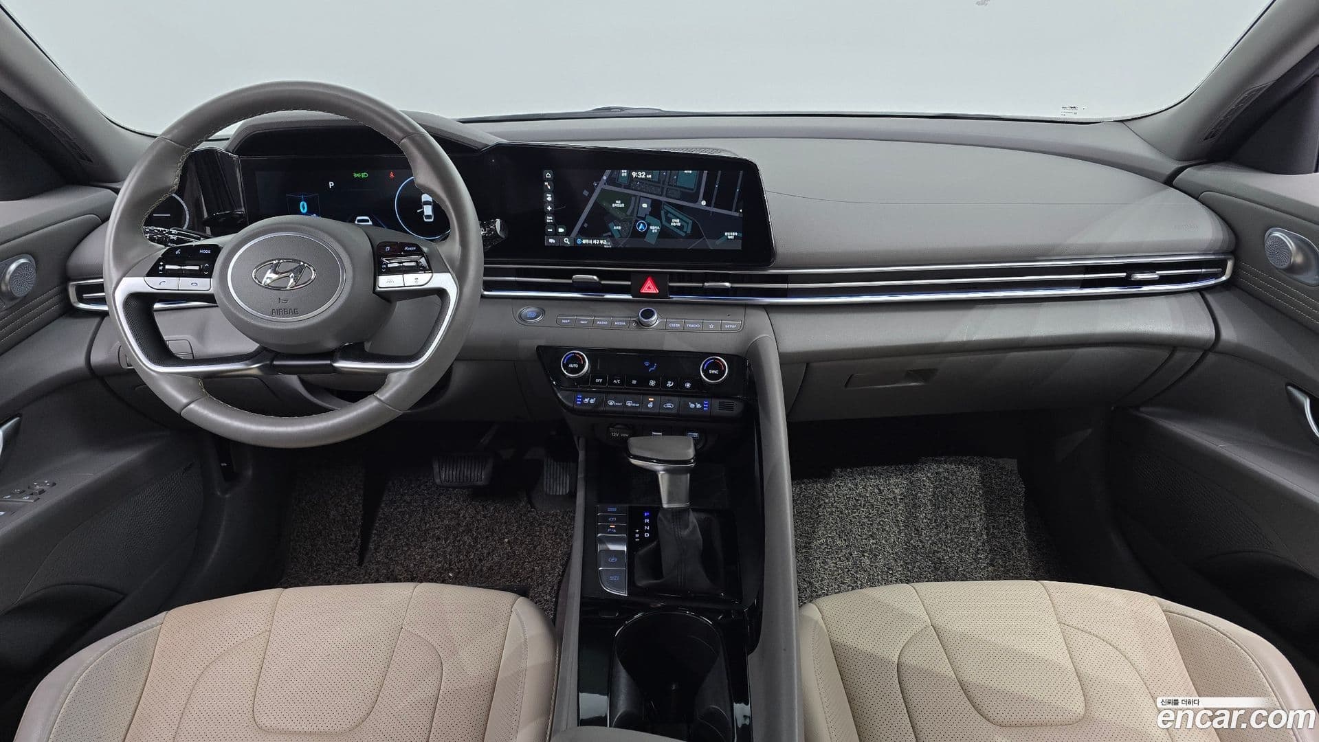 Main__Slider__Photo:AVANTE Hyundai 2022.5-6