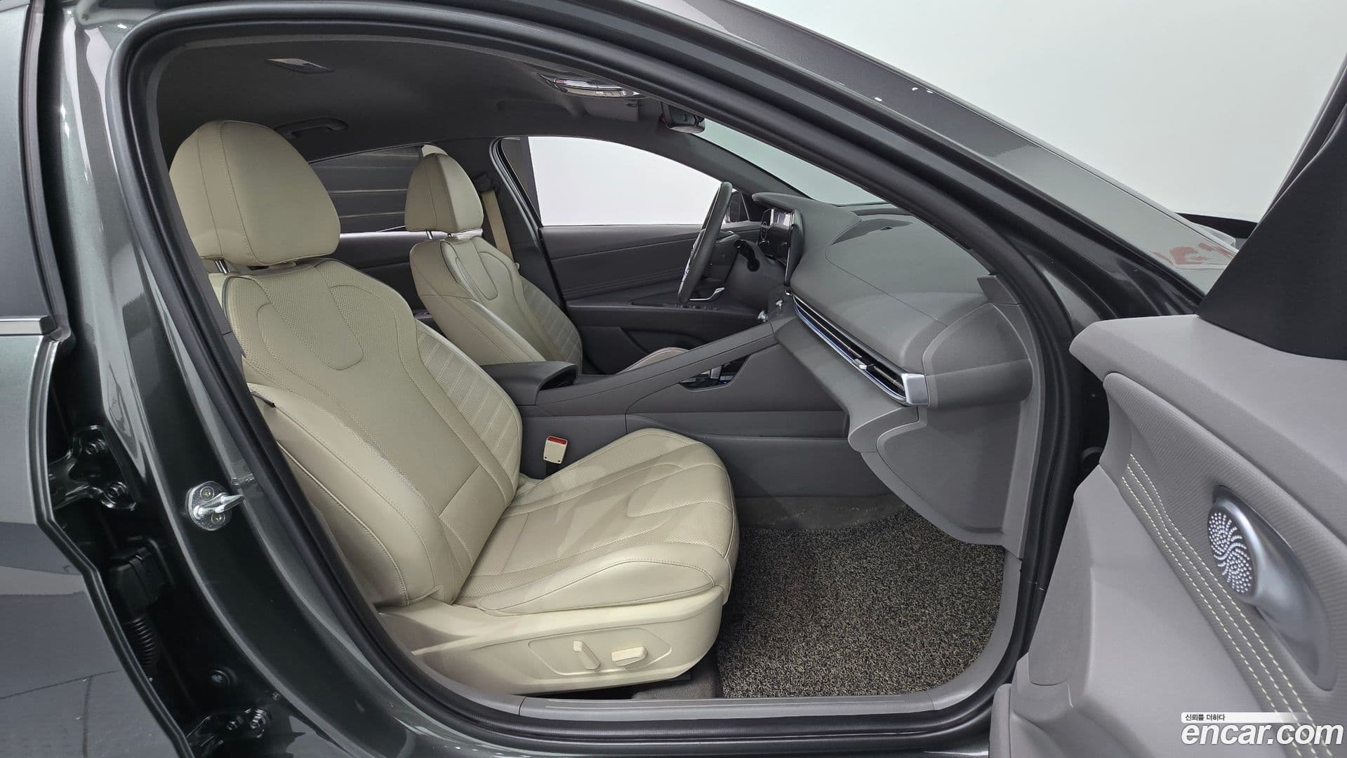 Main__Slider__Photo:AVANTE Hyundai 2022.5-10