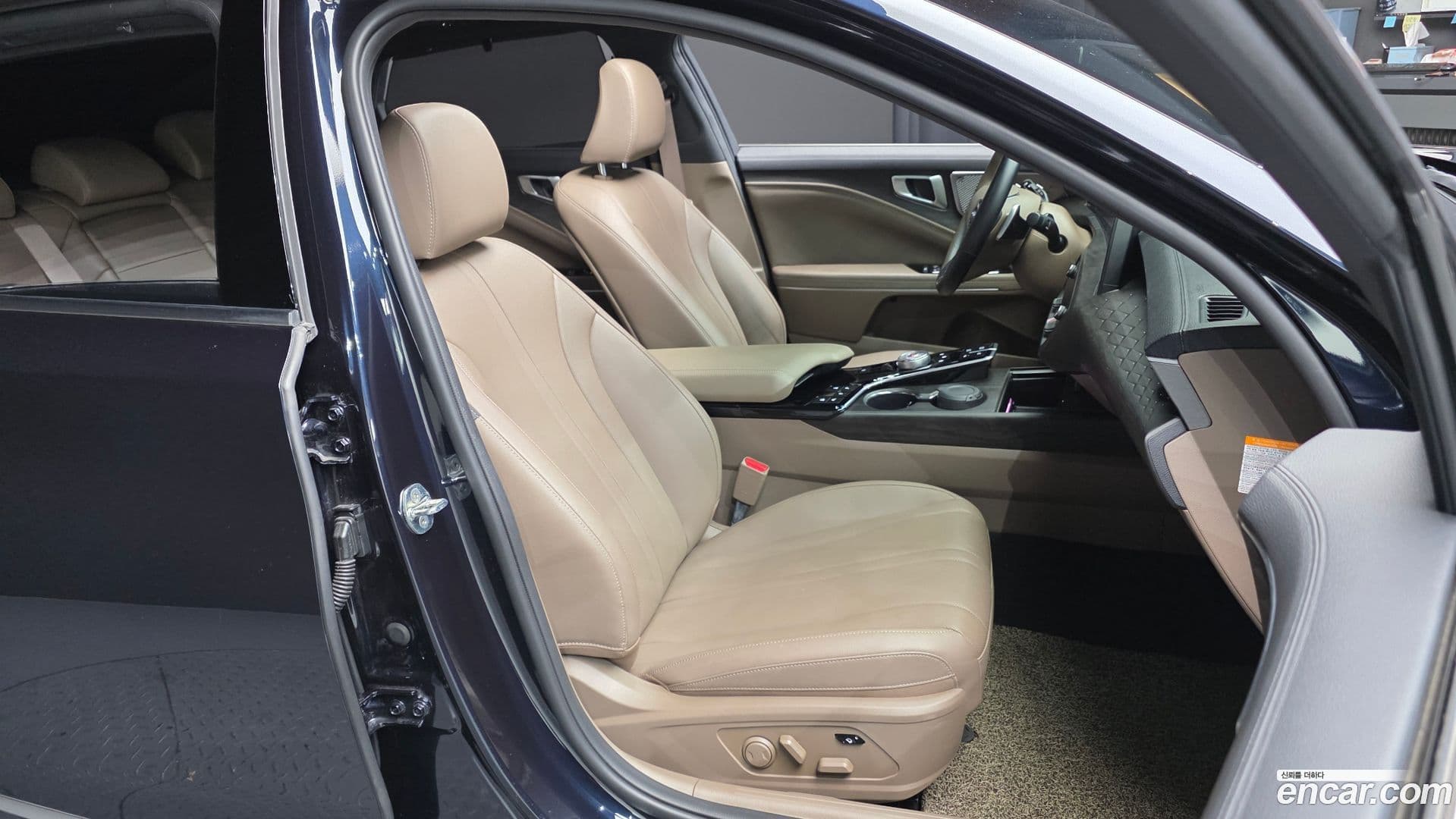 Main__Slider__Photo:K8 Kia 2022.9-11