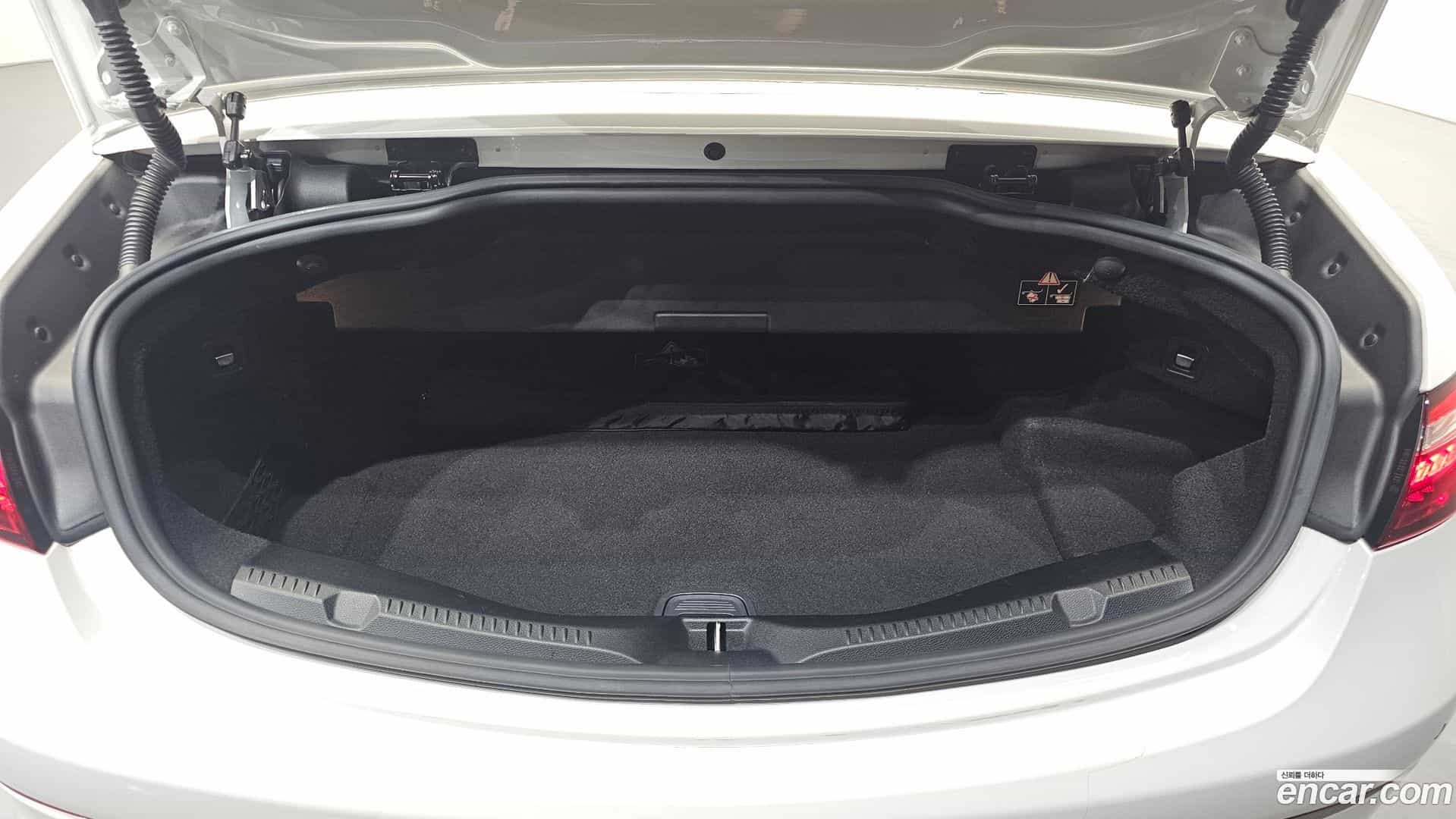 E-Class Mercedes-Benz 2023.5-OPTION-024