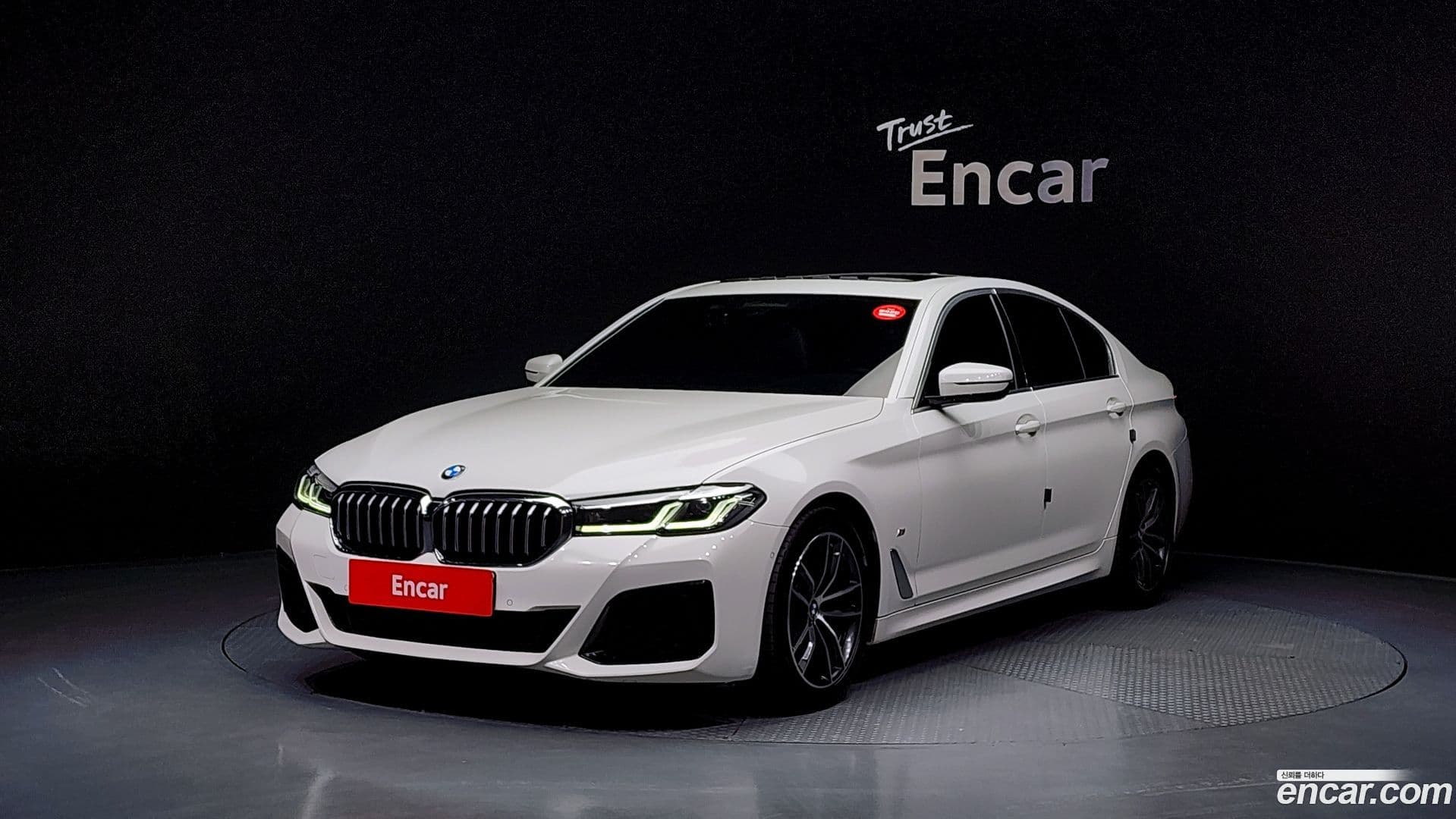 Main__Slider__Photo:5-Series BMW 2022.0-0