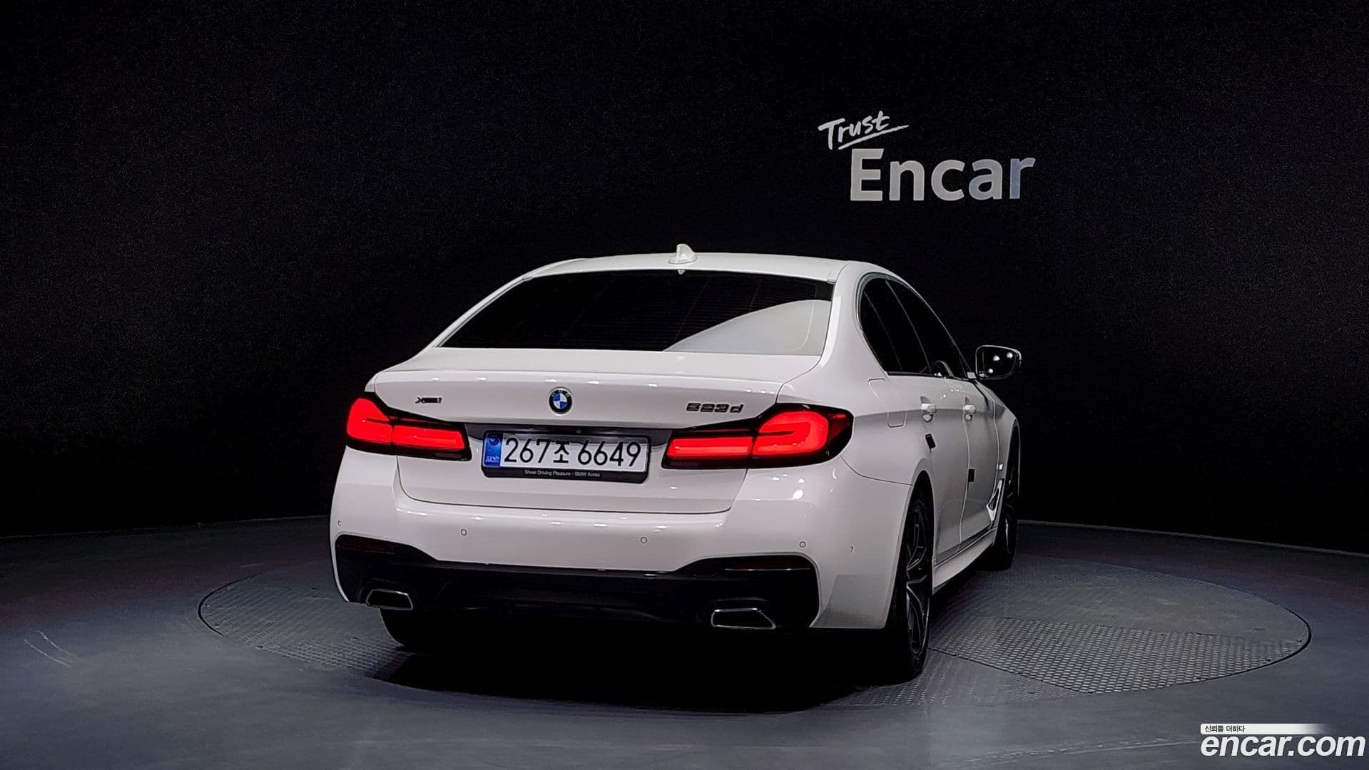 Main__Slider__Photo:5-Series BMW 2022.0-3