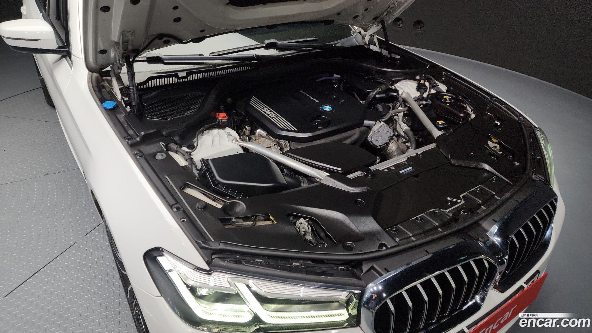 Main__Slider__Photo:5-Series BMW 2022.0-5