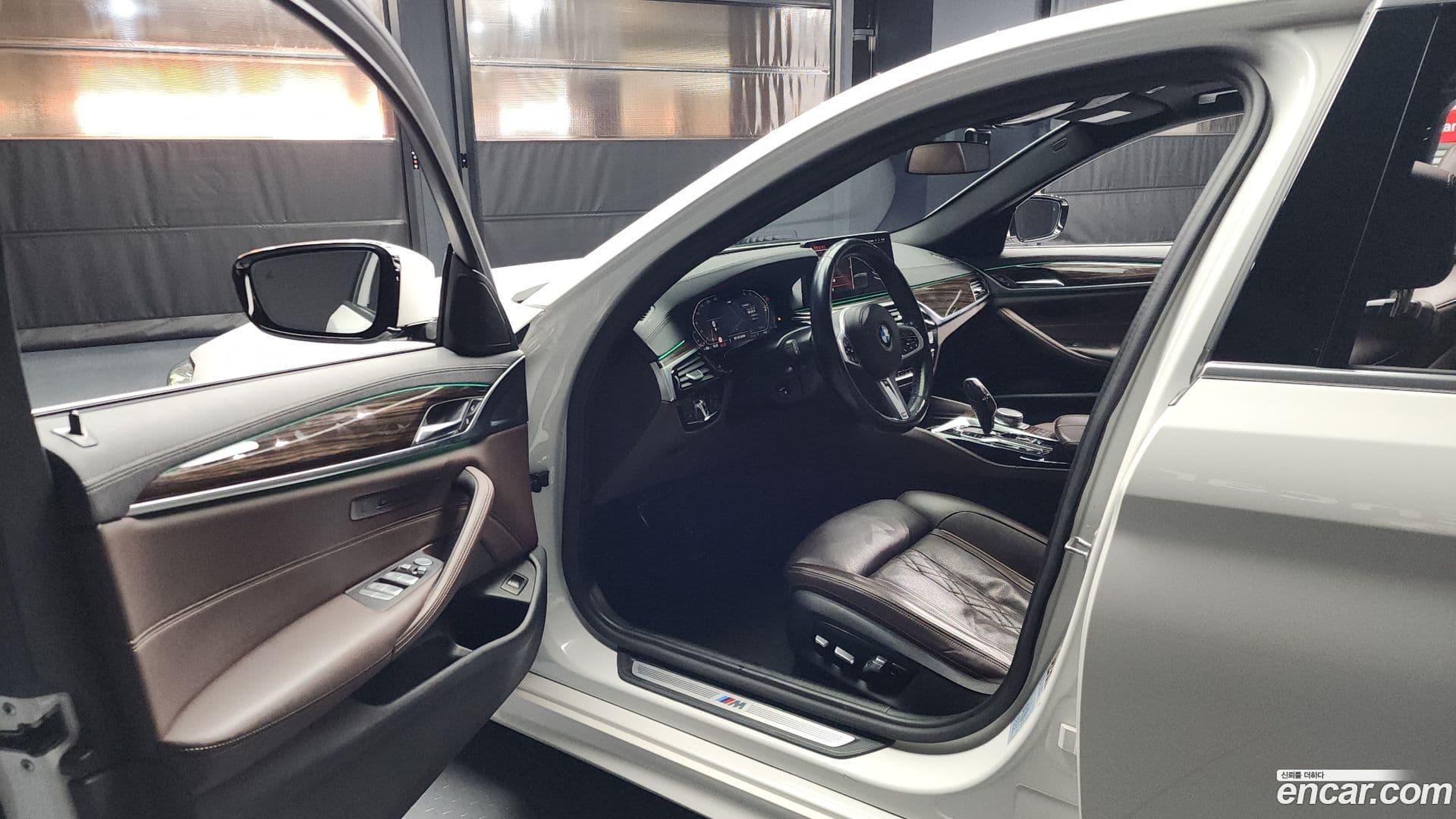 Main__Slider__Photo:5-Series BMW 2022.0-9