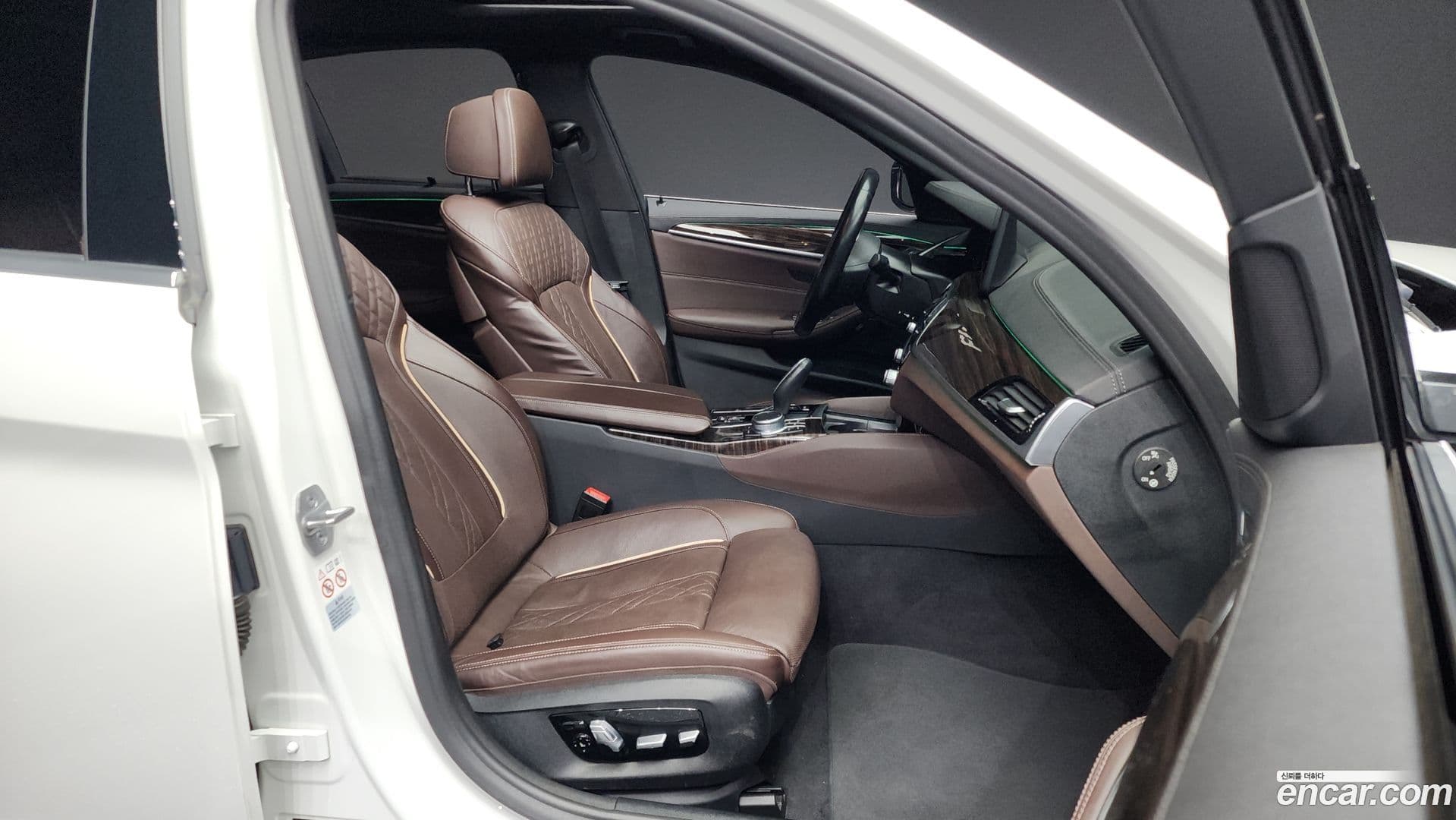 Main__Slider__Photo:5-Series BMW 2022.0-10