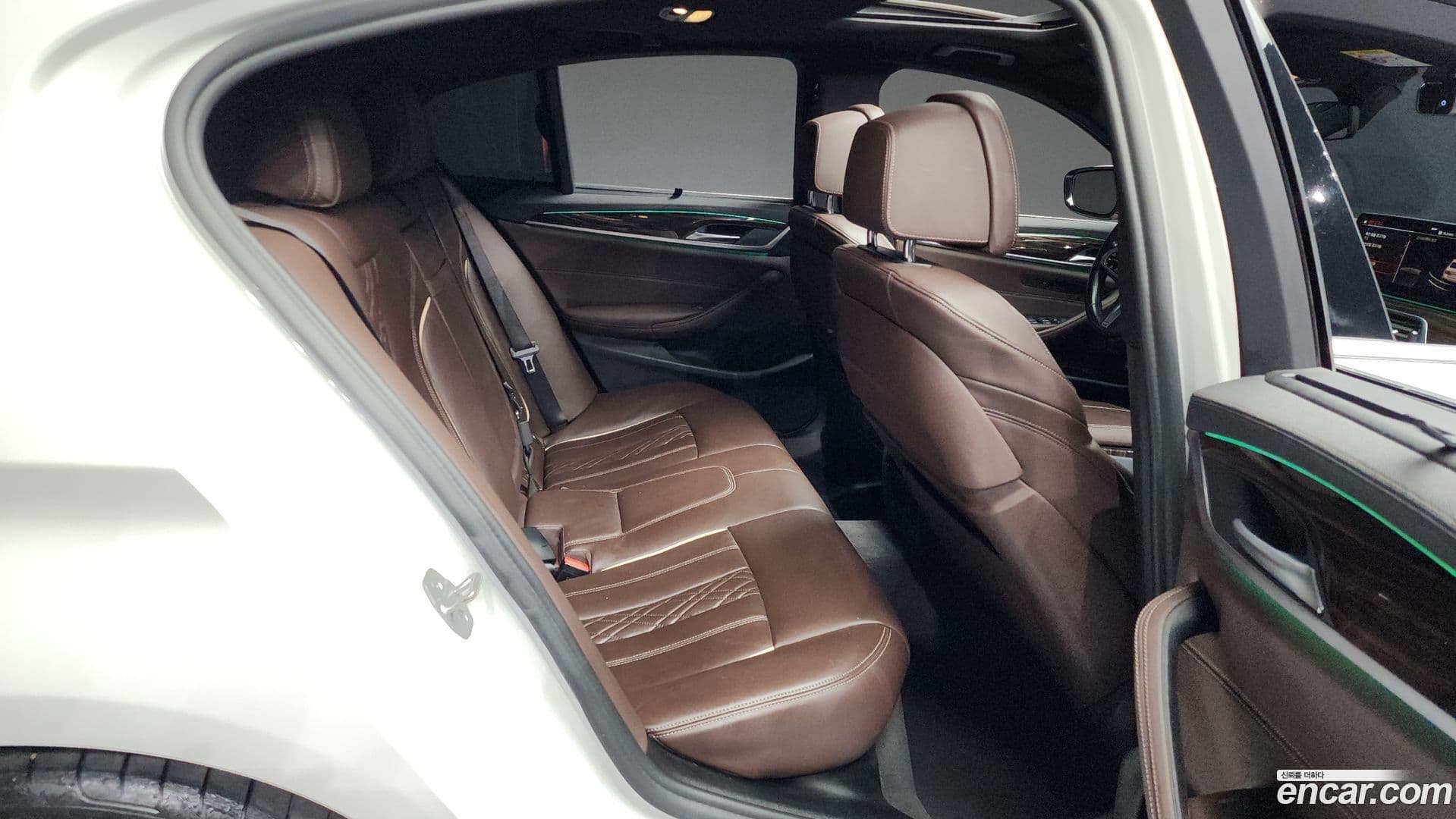 Main__Slider__Photo:5-Series BMW 2022.0-11