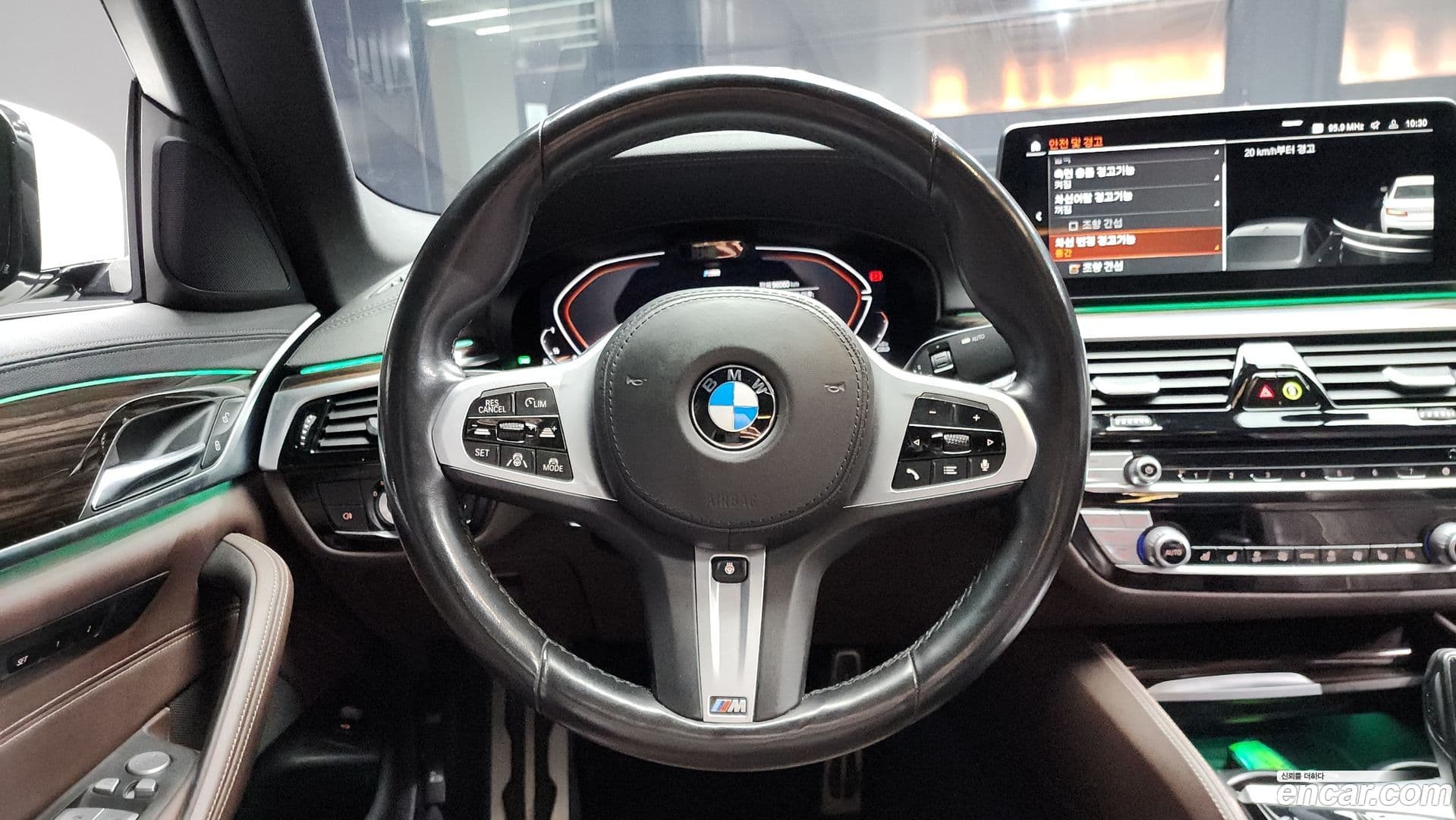 Main__Slider__Photo:5-Series BMW 2022.0-12