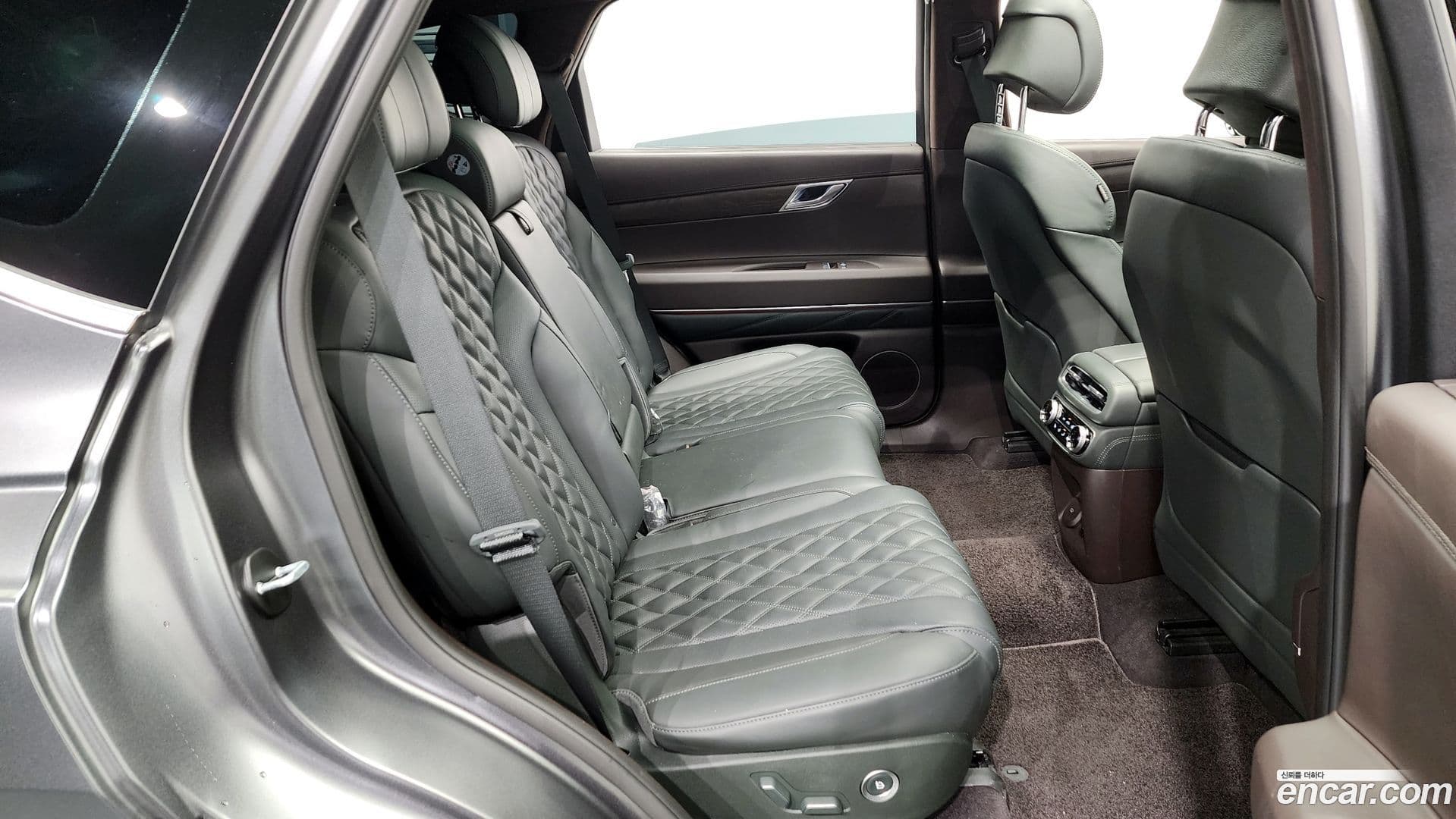 Main__Slider__Photo:GV80 Genesis 2021.11-11