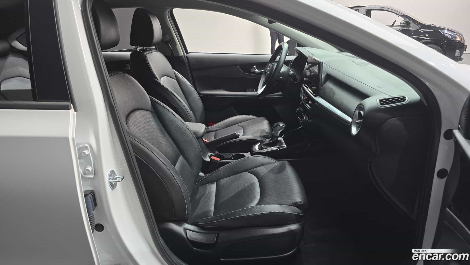 K3 Kia 2024.2-INNER-010