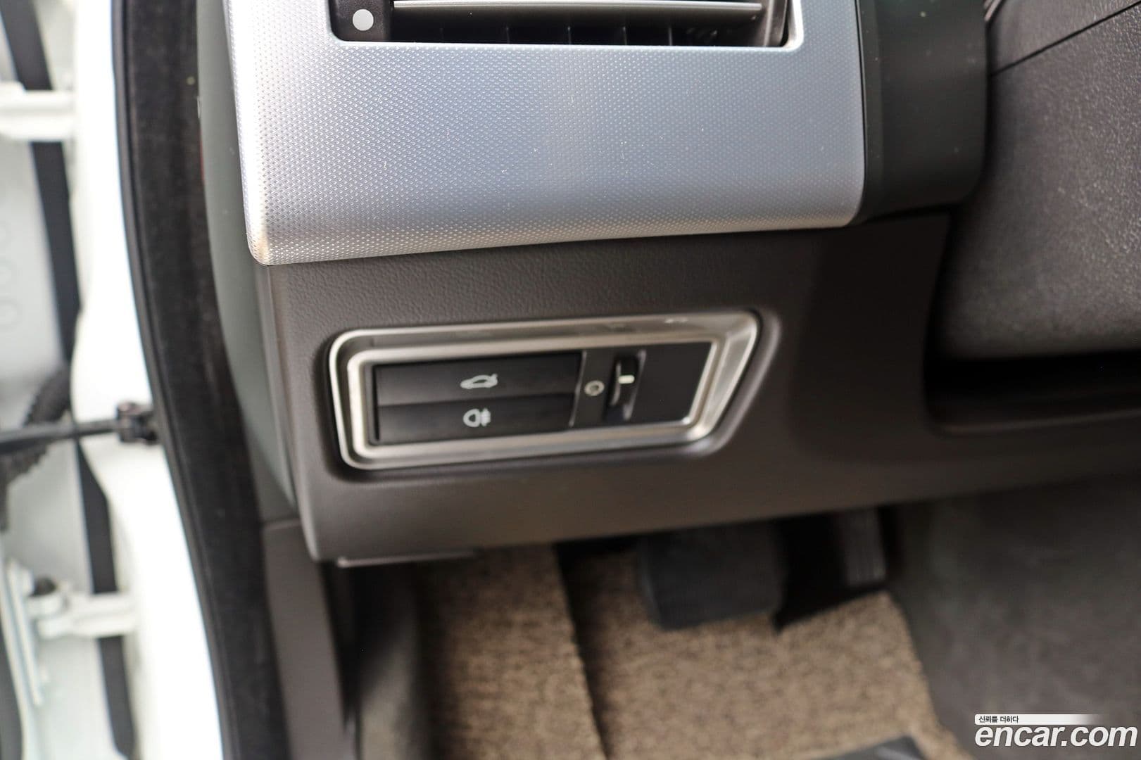 Main__Slider__Photo:XF Jaguar 2011.11-12