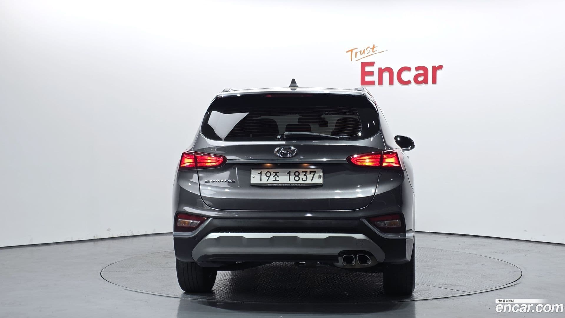 Main__Slider__Photo:Santafe Hyundai 2019.5-3