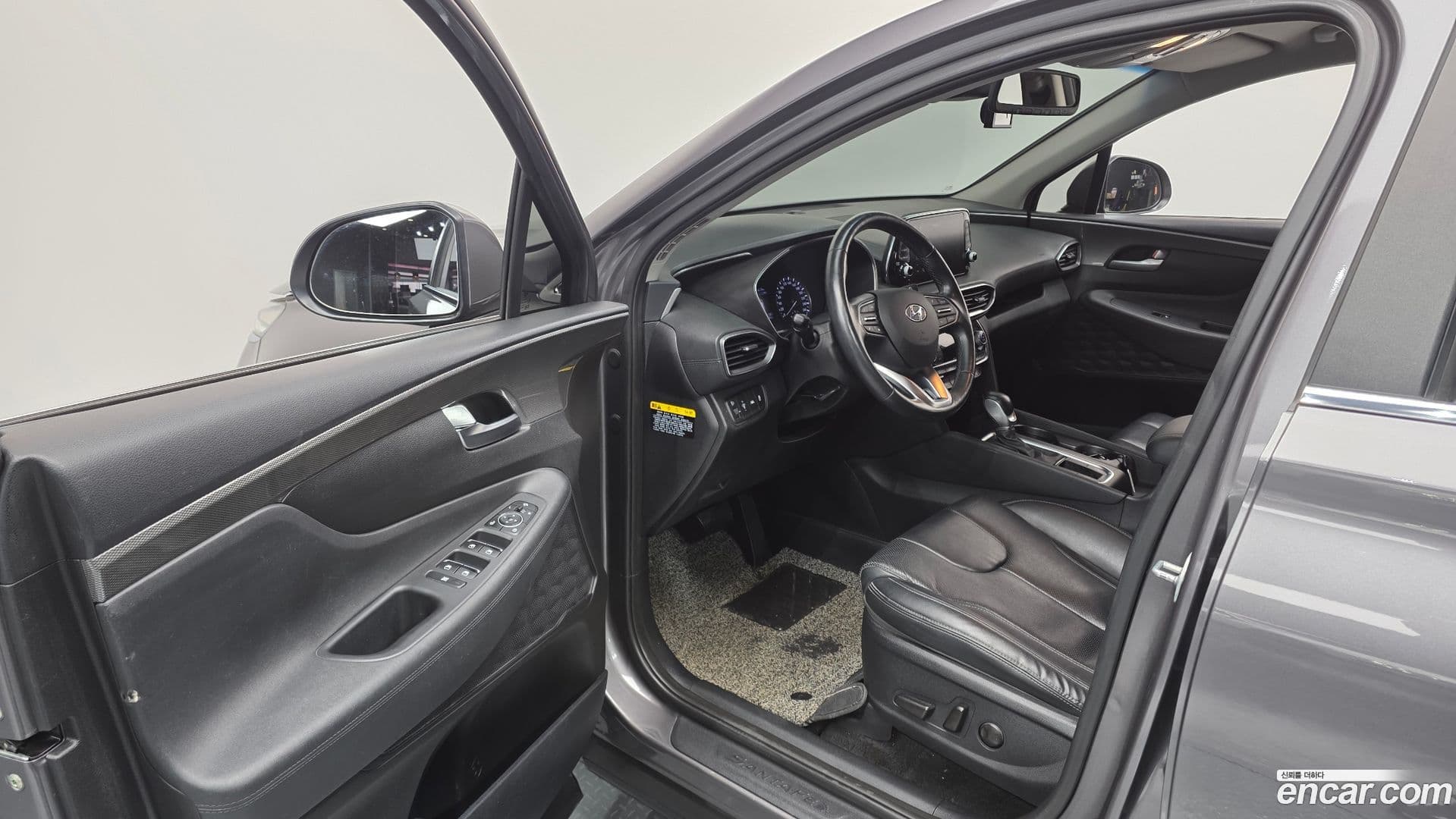 Main__Slider__Photo:Santafe Hyundai 2019.5-10