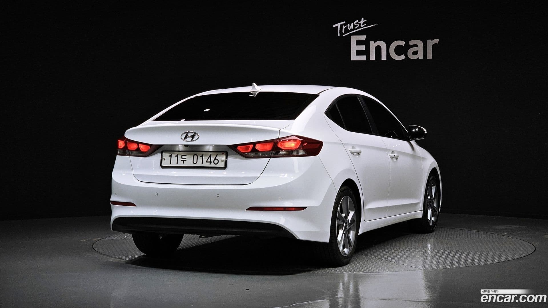 Main__Slider__Photo:AVANTE Hyundai 2017.0-1