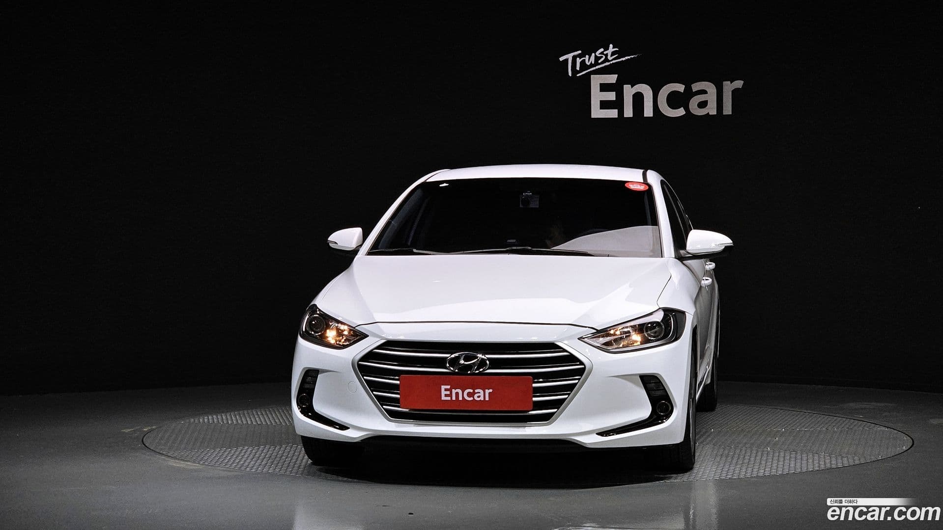 Main__Slider__Photo:AVANTE Hyundai 2017.0-2