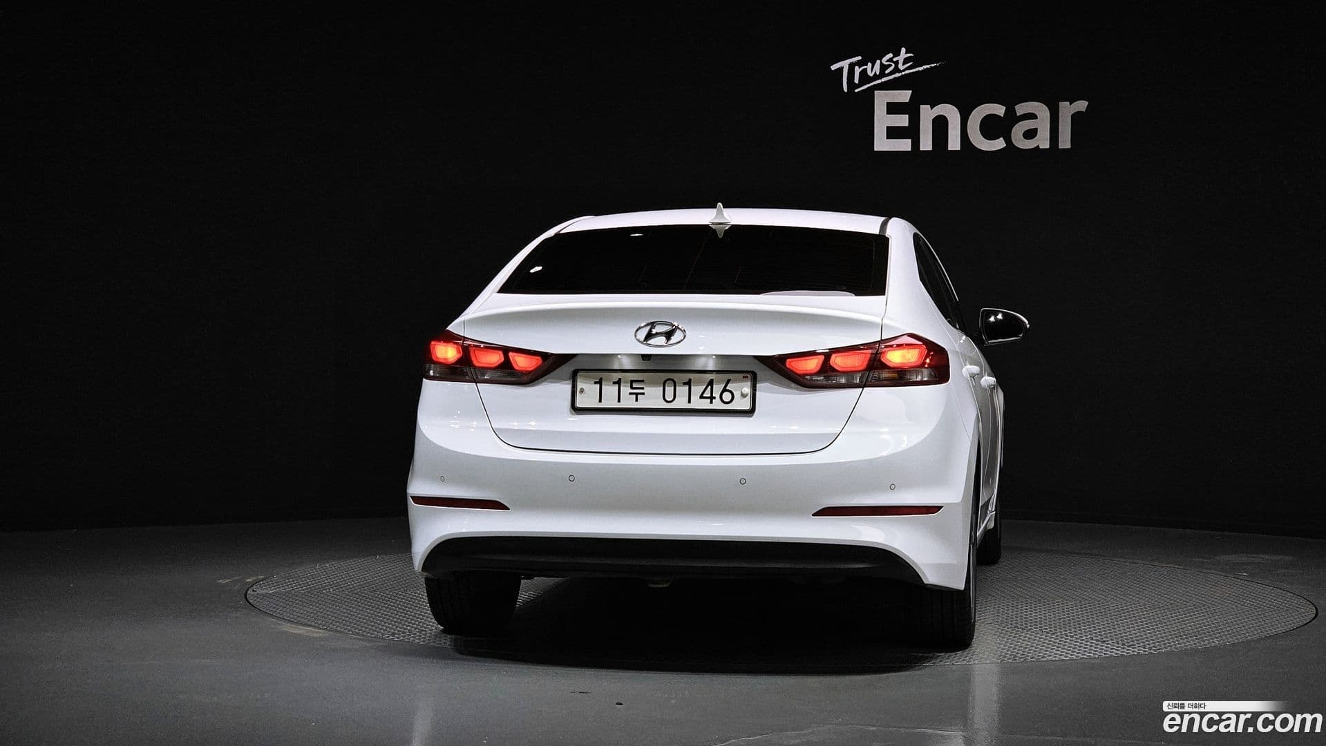 Main__Slider__Photo:AVANTE Hyundai 2017.0-3