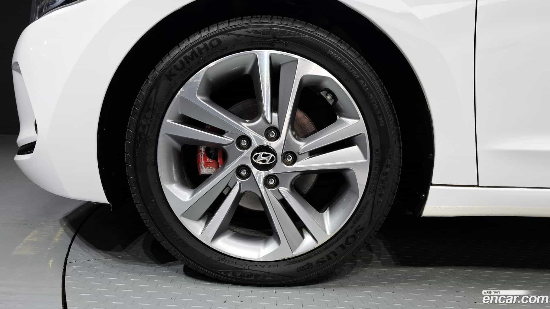 AVANTE Hyundai 2017.0-OUTER-005