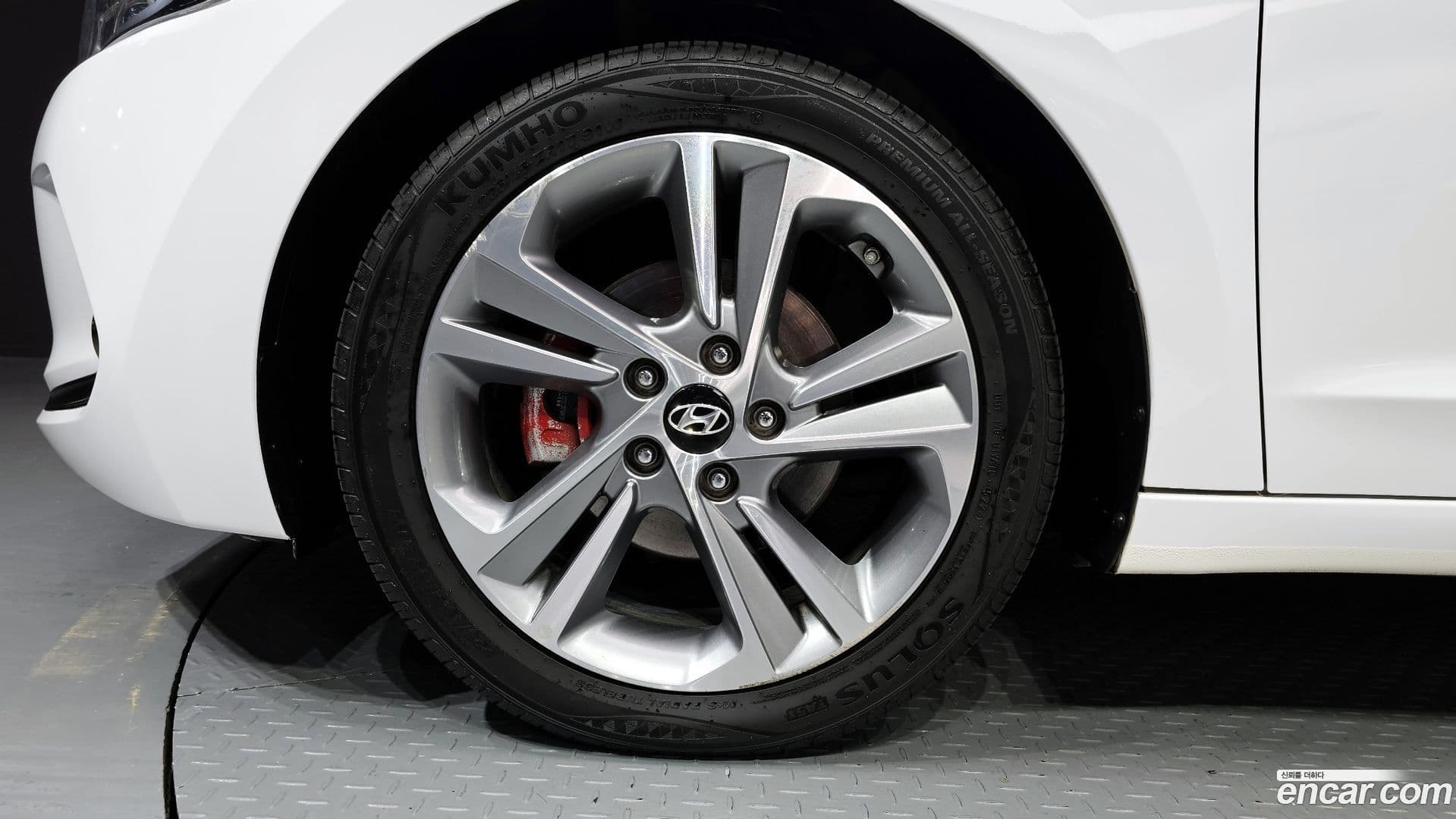 Main__Slider__Photo:AVANTE Hyundai 2017.0-4