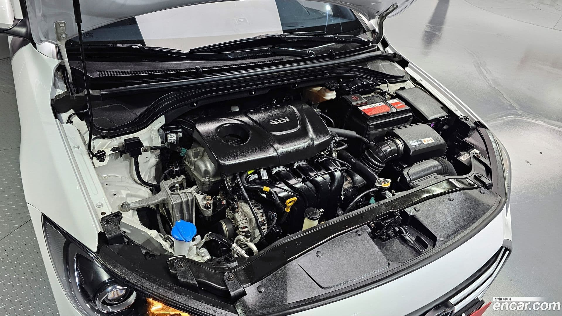 Main__Slider__Photo:AVANTE Hyundai 2017.0-5