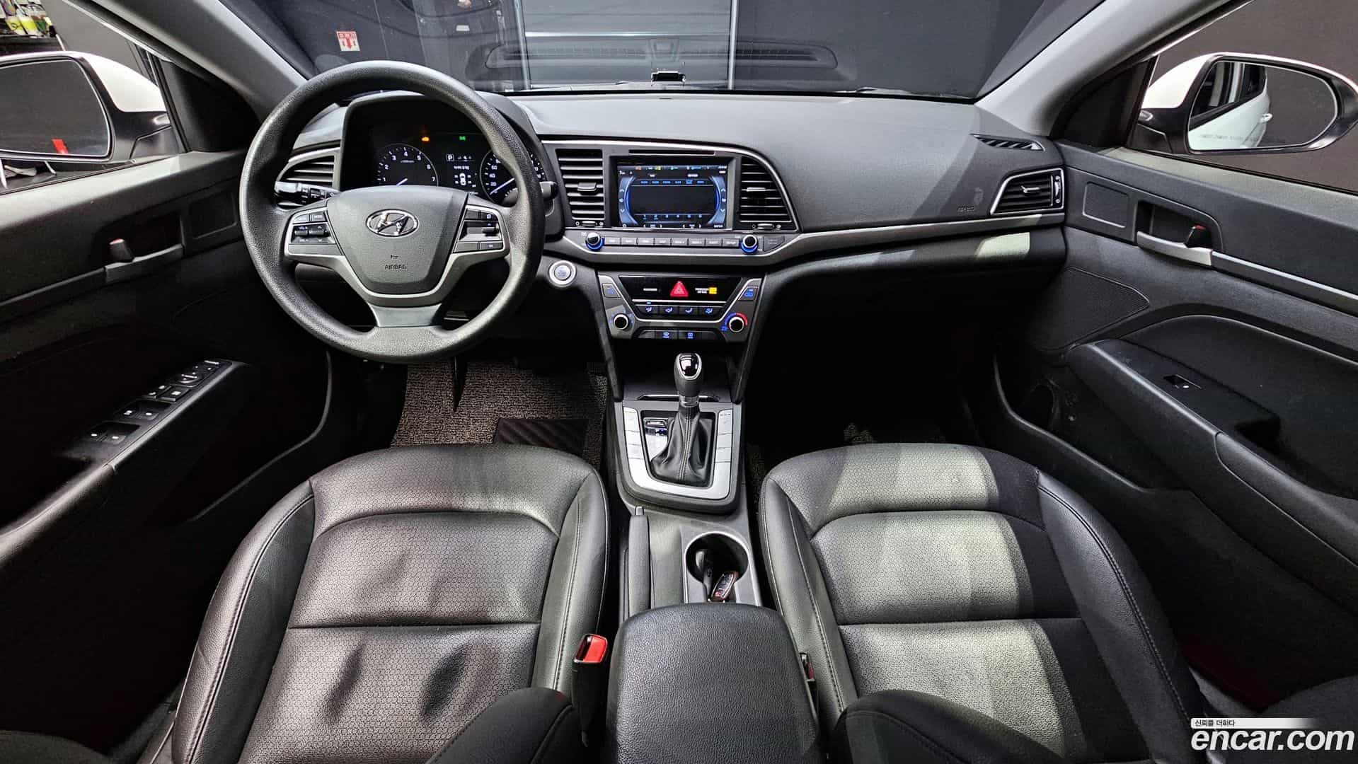 AVANTE Hyundai 2017.0-INNER-007