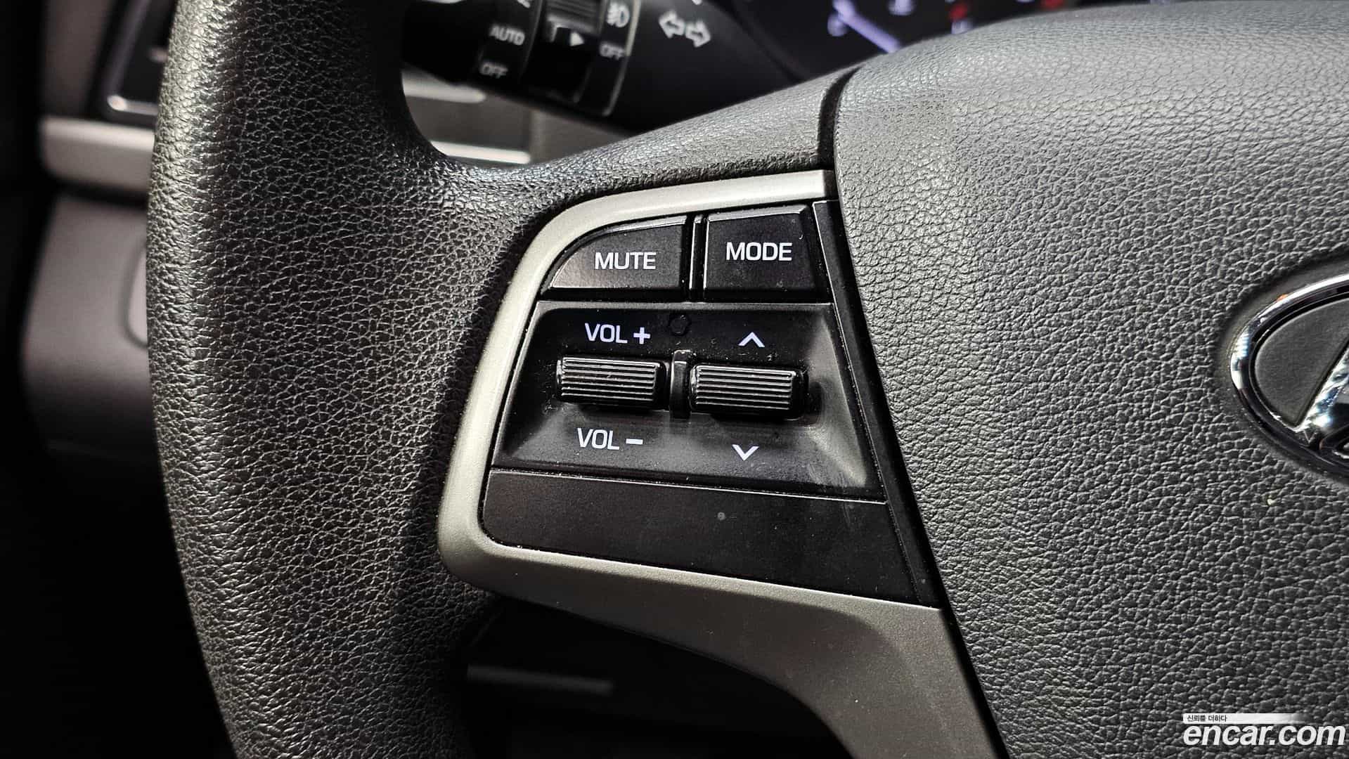 AVANTE Hyundai 2017.0-OPTION-018