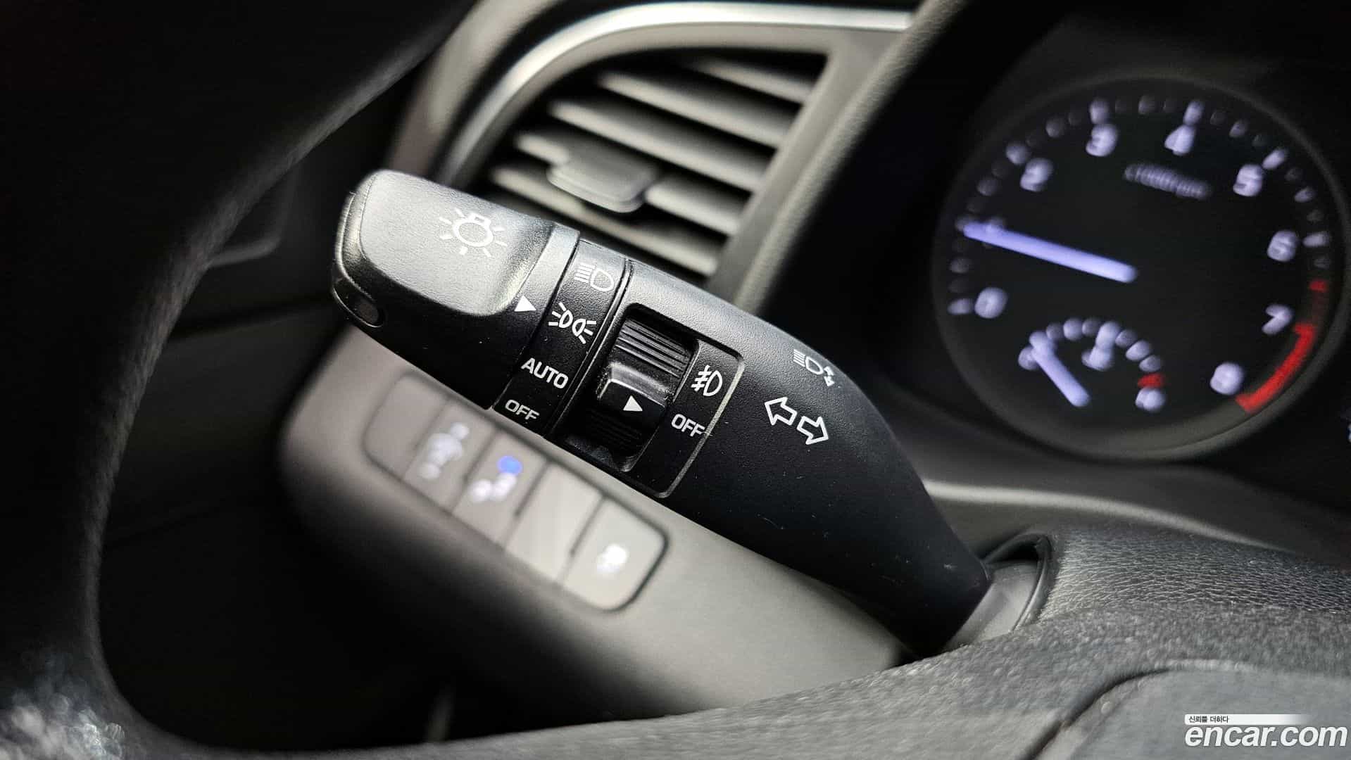 AVANTE Hyundai 2017.0-OPTION-023