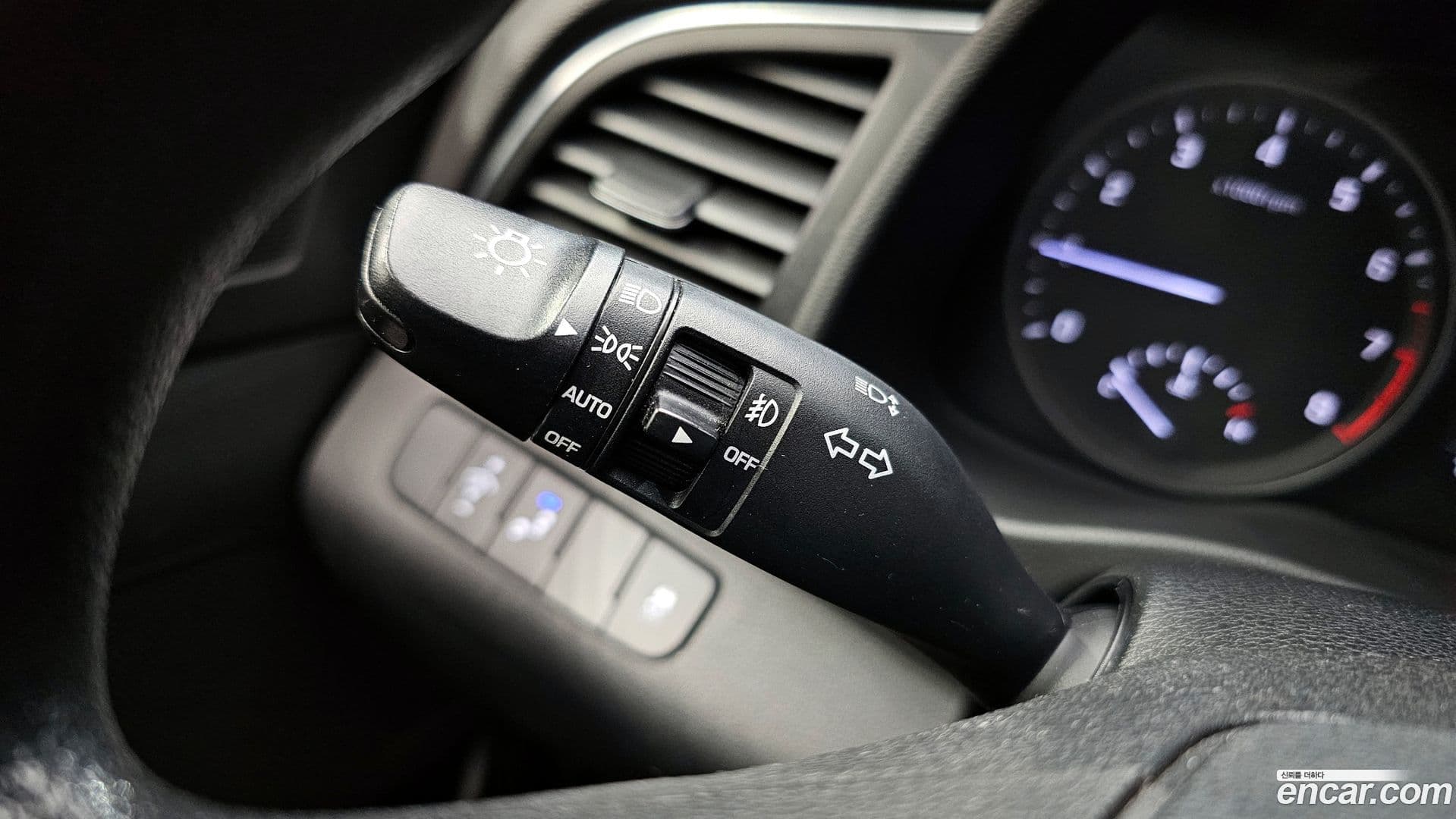 Main__Slider__Photo:AVANTE Hyundai 2017.0-18