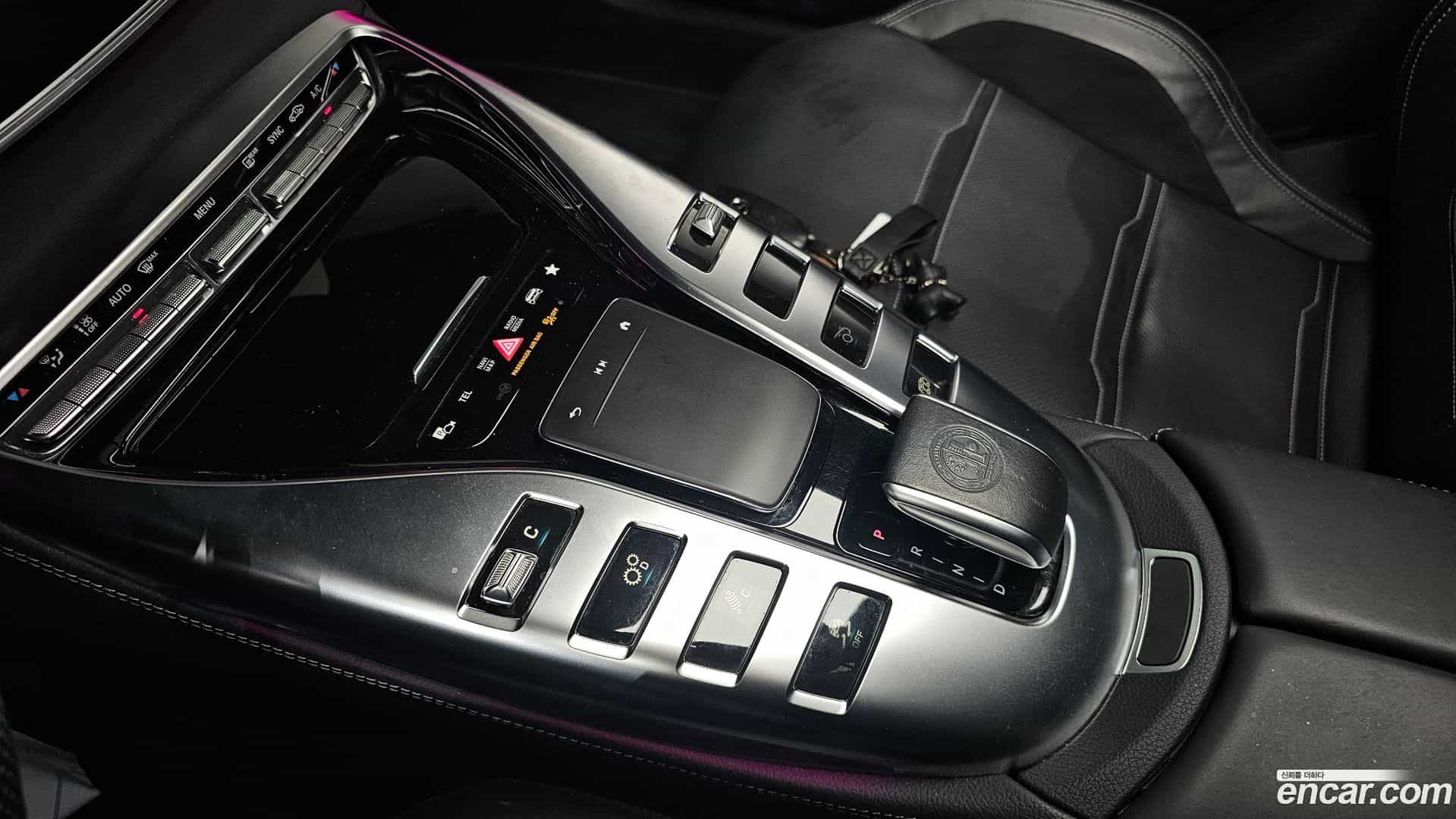 AMG GT Mercedes-Benz 2022.8-INNER-009