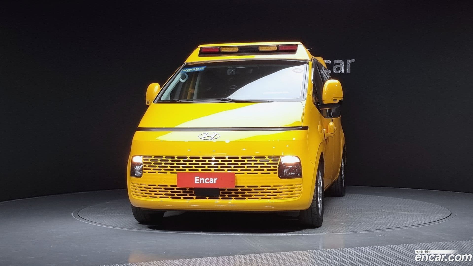 Main__Slider__Photo:Staria Hyundai 2023.4-2