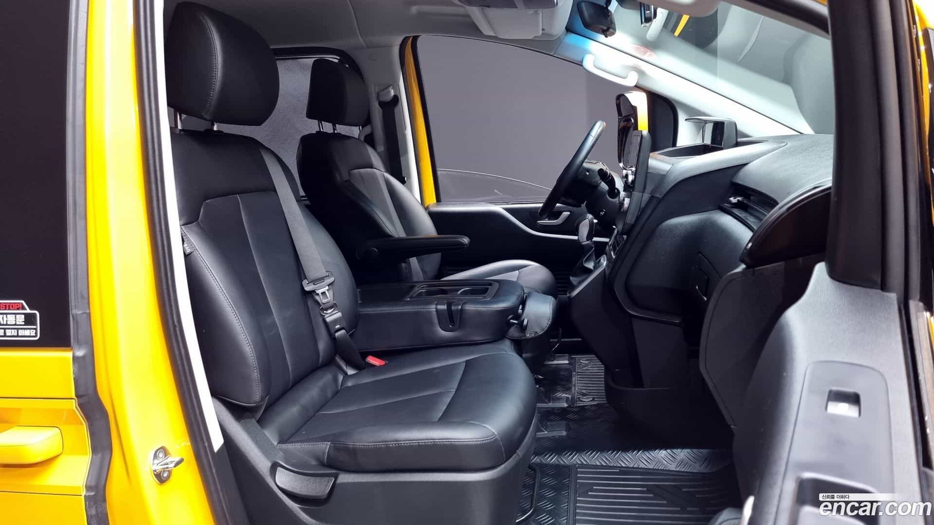 Staria Hyundai 2023.4-OPTION-015