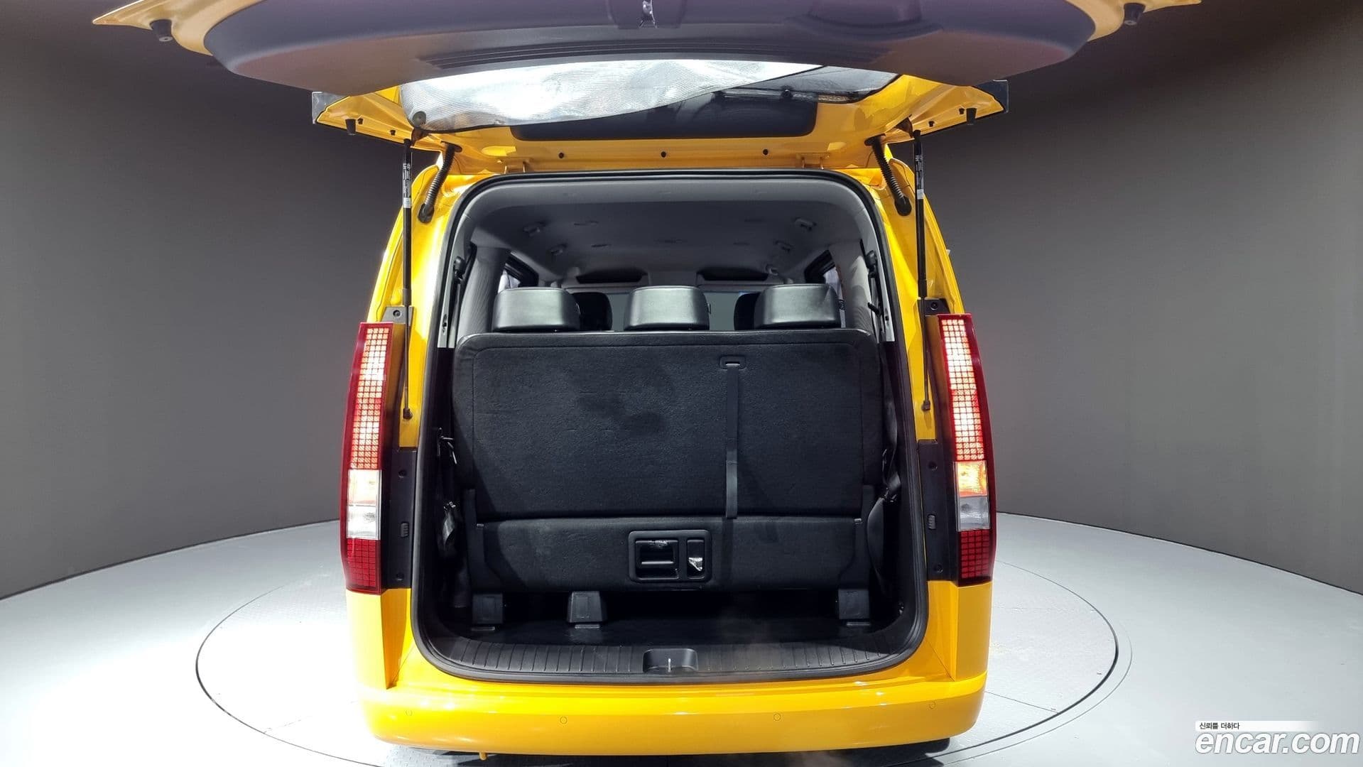 Main__Slider__Photo:Staria Hyundai 2023.4-19