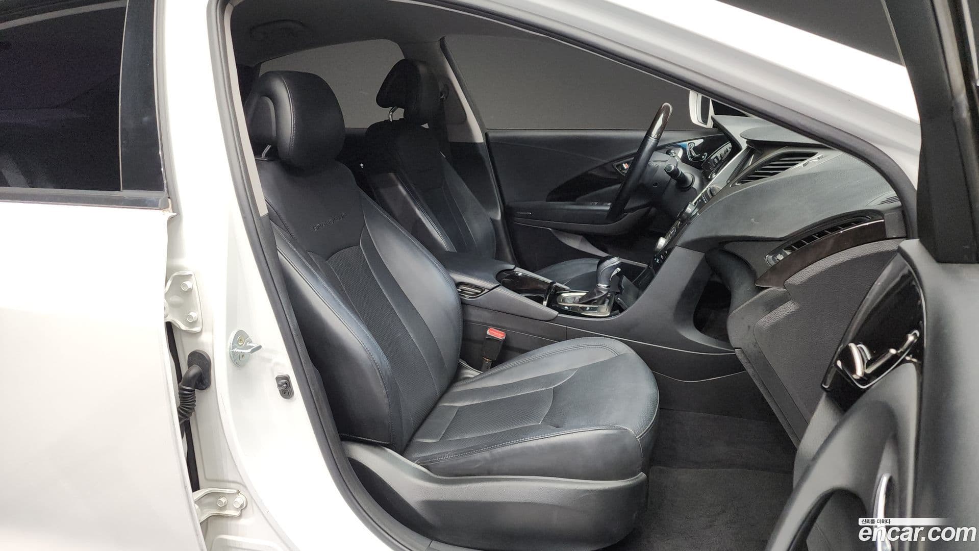 Main__Slider__Photo:Grandeur Hyundai 2012.5-10