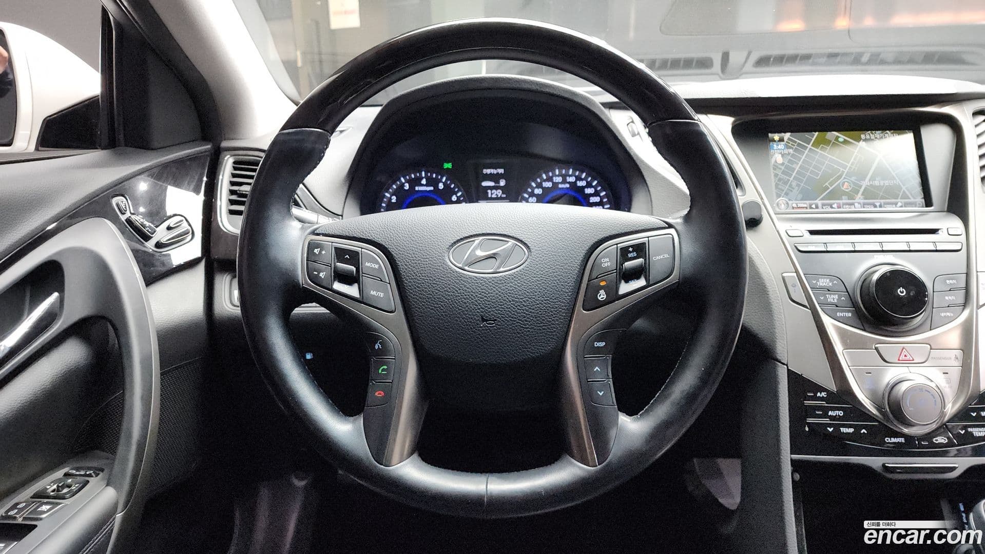 Main__Slider__Photo:Grandeur Hyundai 2012.5-12
